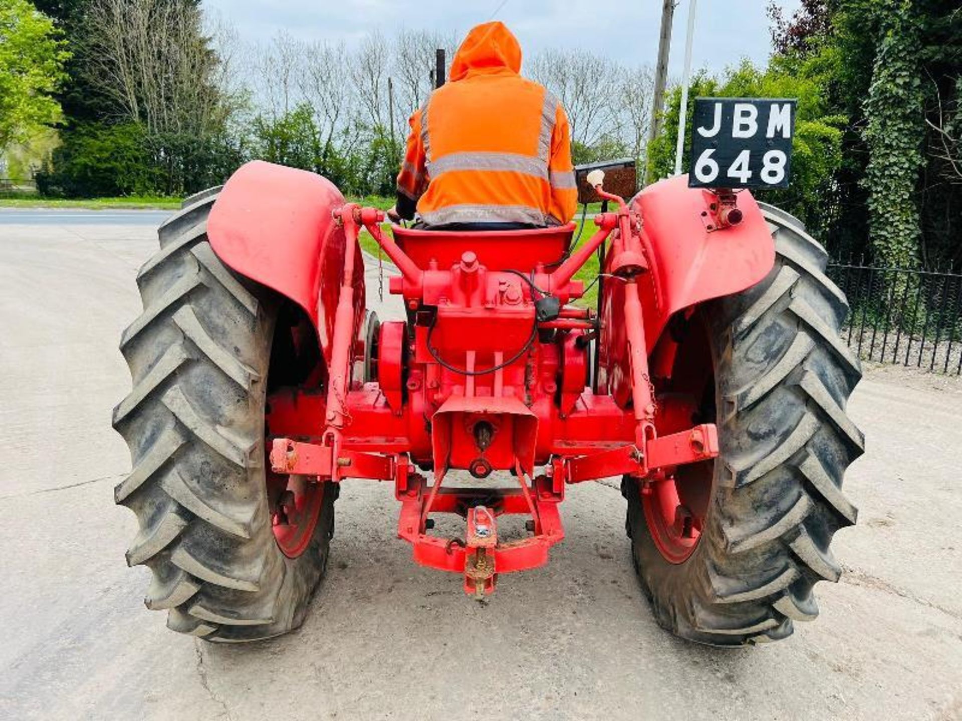 NUFFIELD UNIVERSAL TVO PETROL TRACTOR *VIDEO* - Image 4 of 16