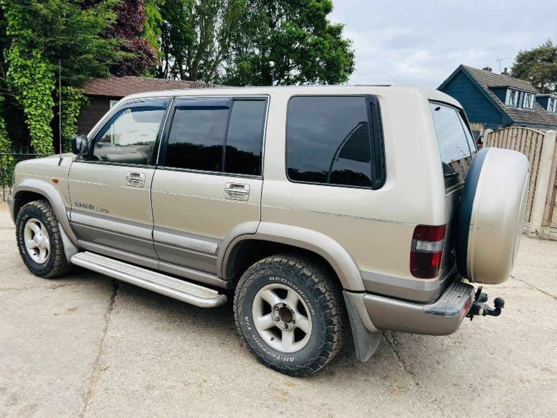 ISUZU TROOPER INSIGNIA 3.0L TURBO 4WD VEHICLE - Image 7 of 18