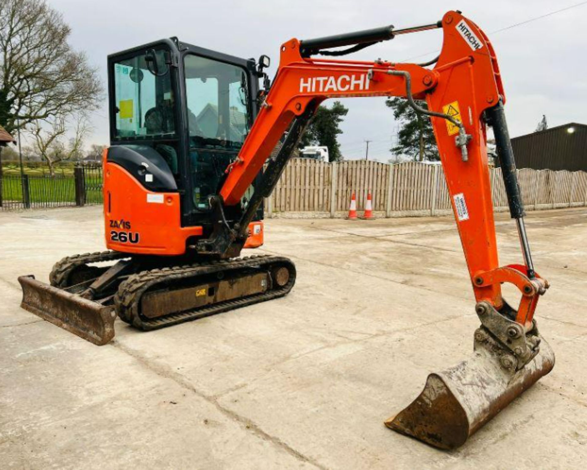 HITACHI ZAXIS ZX26U-6A * YEAR 2017 , 2524 HOURS * C/W RUBBER TRACKS - Image 7 of 13