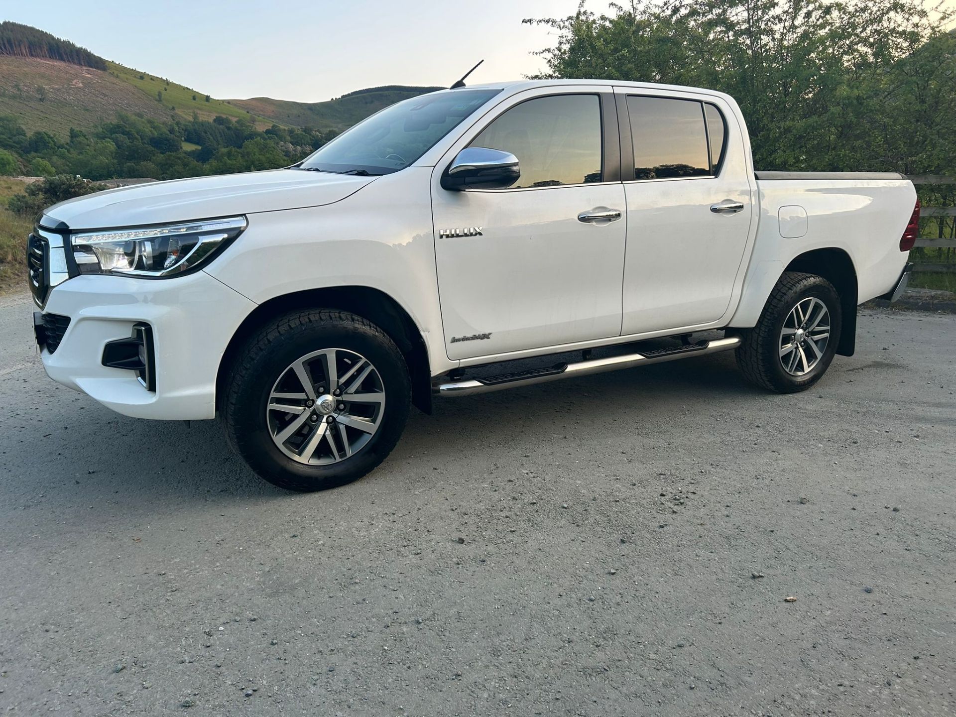AUTOMATIC 2018 TOYOTA HILUX LIMITED EDITION FACELIFT ROLLER SHUTTER - Image 4 of 18