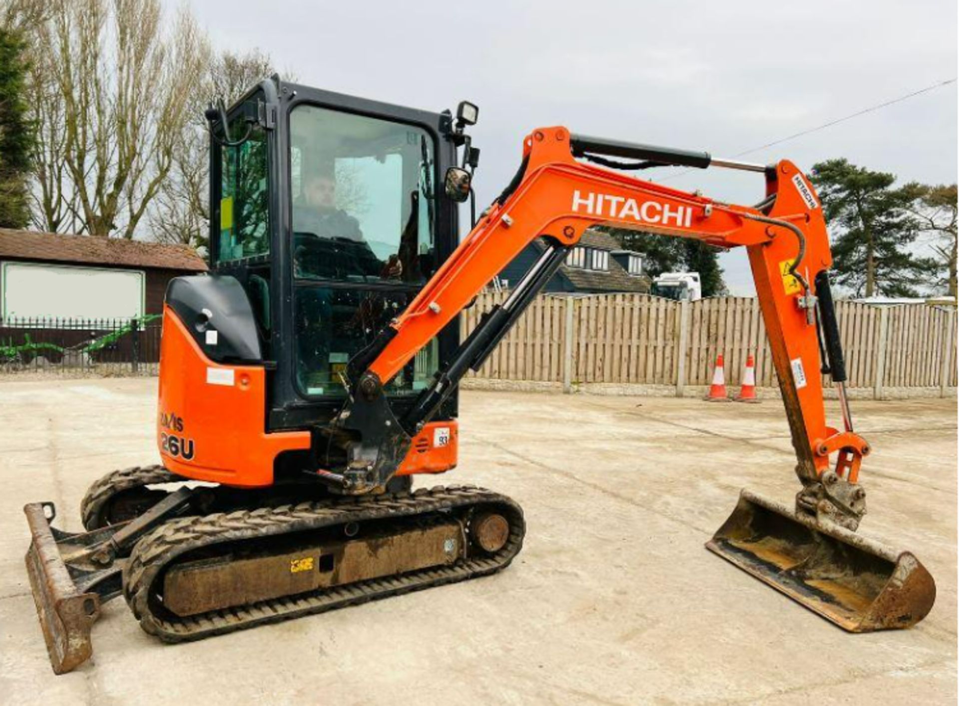 HITACHI ZAXIS ZX26U-6A * YEAR 2017 , 2524 HOURS * C/W RUBBER TRACKS - Image 4 of 13