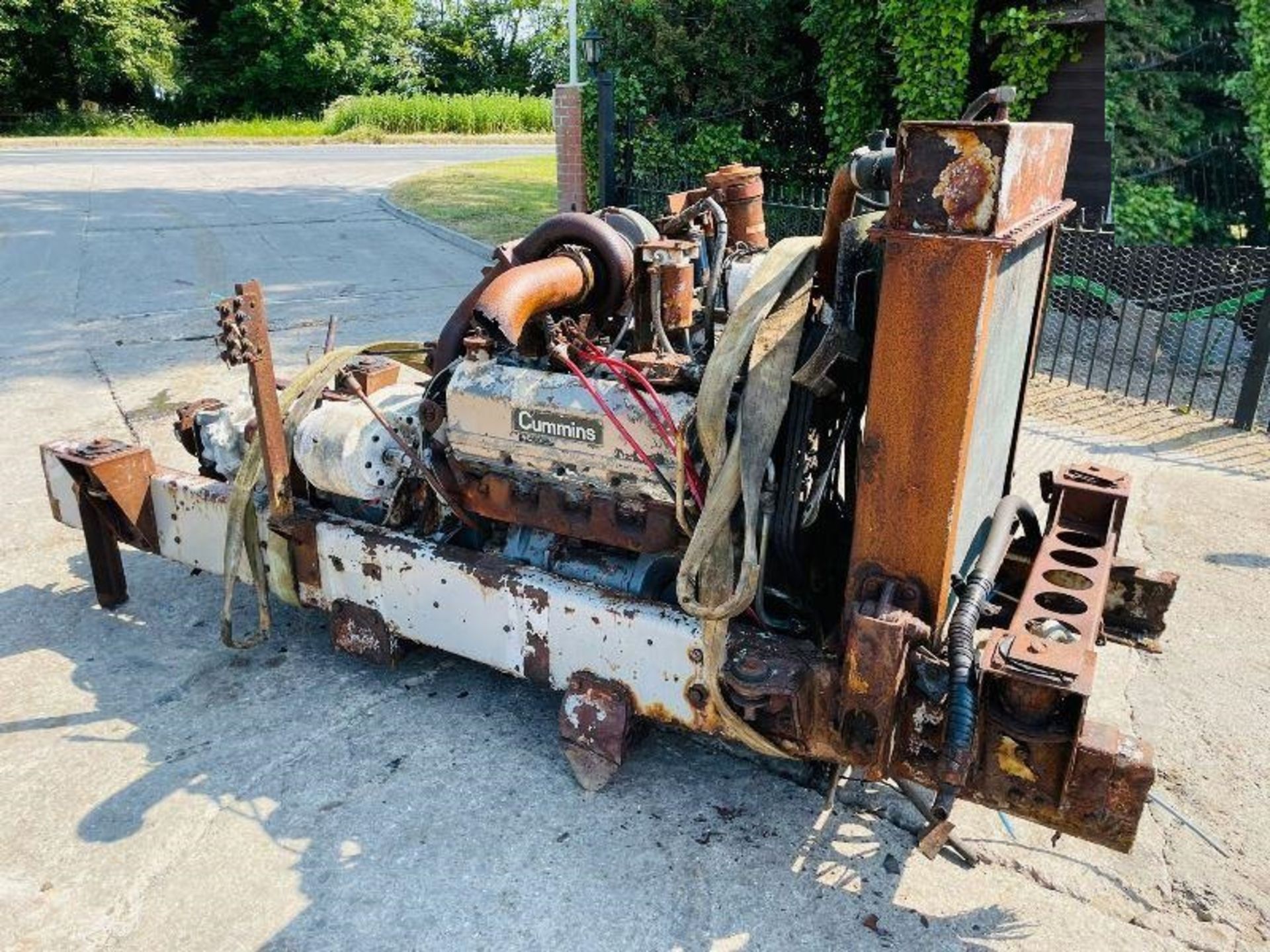 CUMMINS V8 TURBO ENGINE C/W GEAR BOX - Image 9 of 9