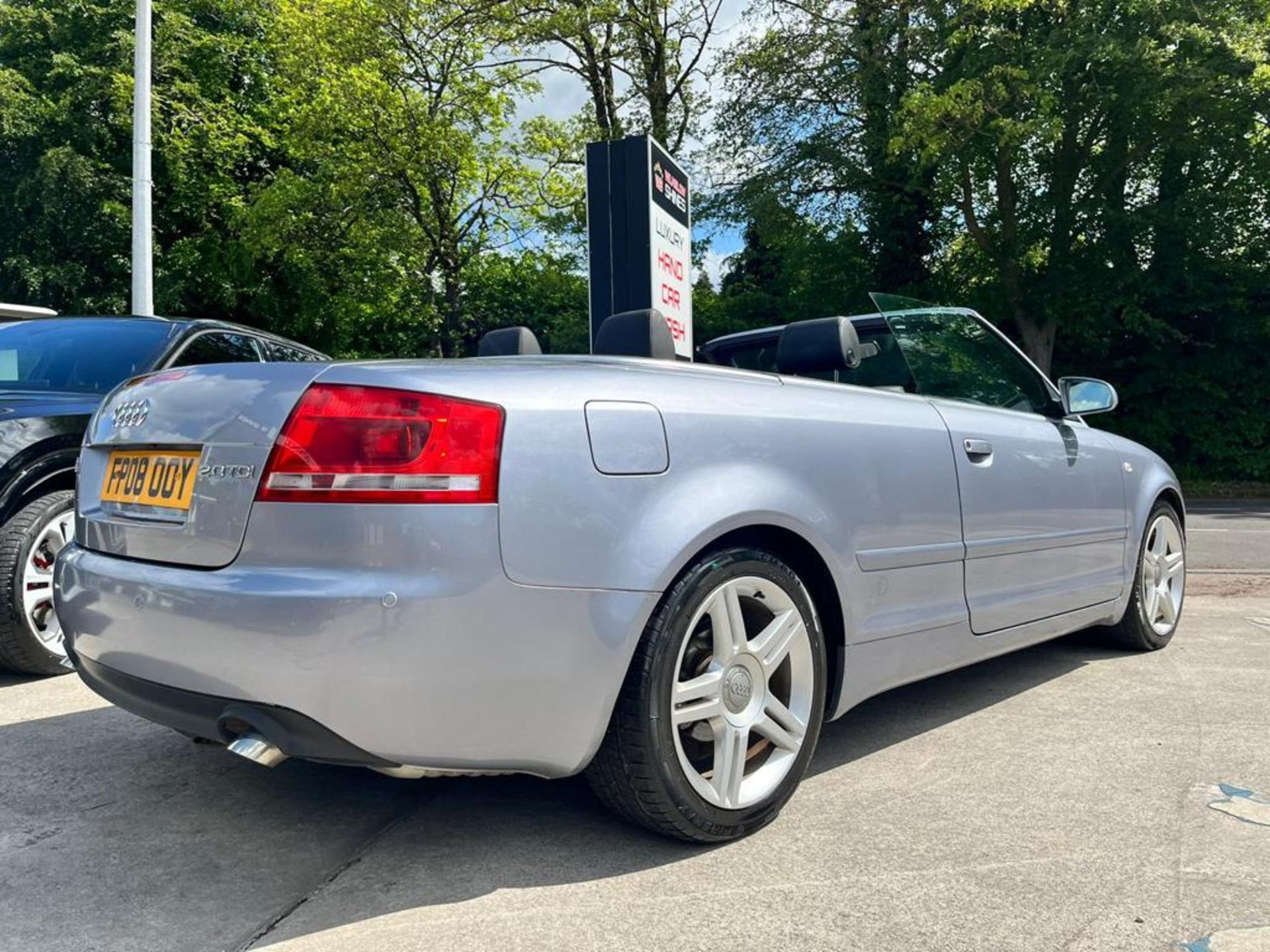 2008 AUDI CONVERTIBLE 2 LITRE DIESEL TURBO - FULL LEATHER IN EXCELLENT CONDITION - Image 3 of 11