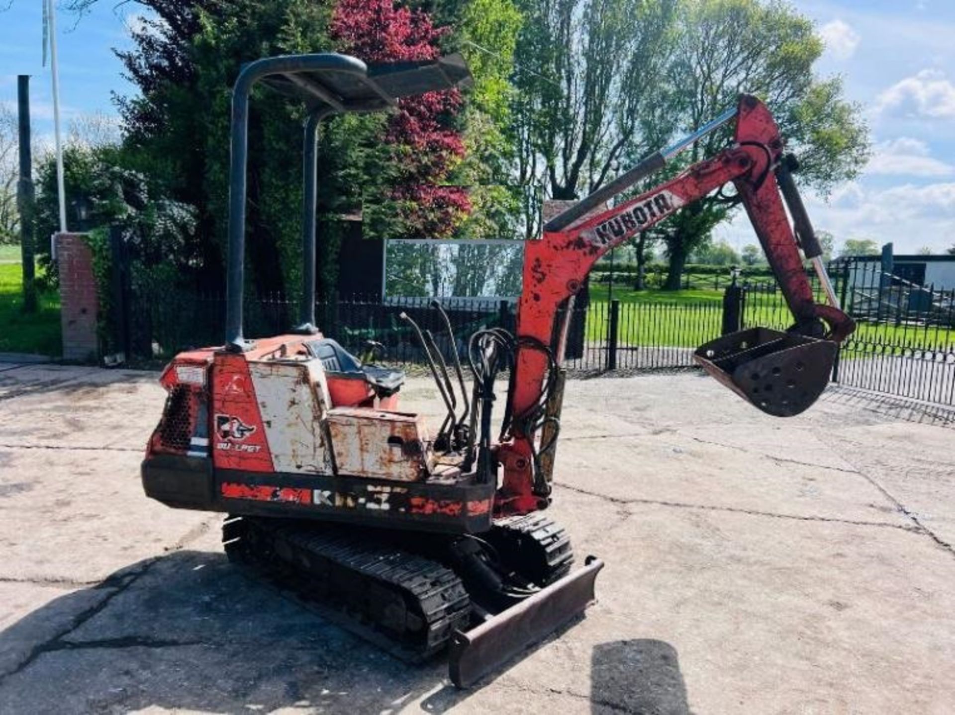 KUBOTA KH31 TRACKED EXCAVATOR C/W ROLE BAR AND CANOPY - Image 14 of 14