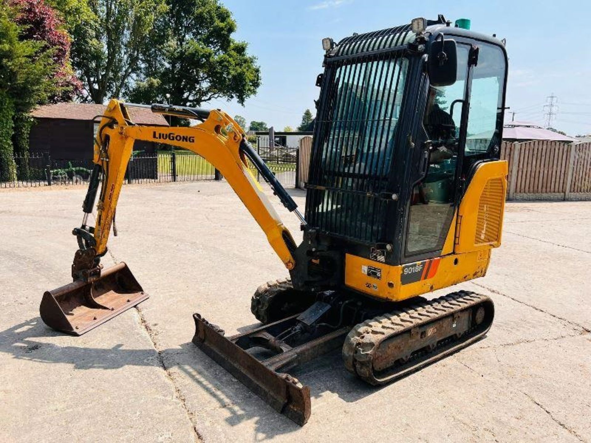 LIUGONG 9018F EXCAVATOR *YEAR 2020, 543 HOURS, ONE OWNER FROM NEW - Image 11 of 16