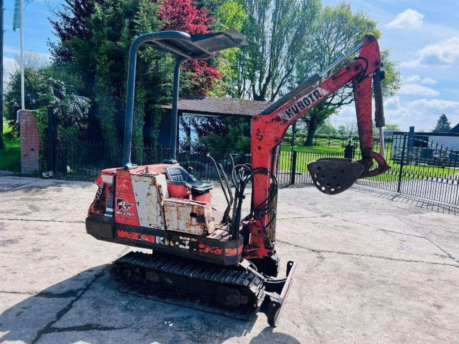 KUBOTA KH31 TRACKED EXCAVATOR C/W ROLE BAR AND CANOPY - Image 12 of 14