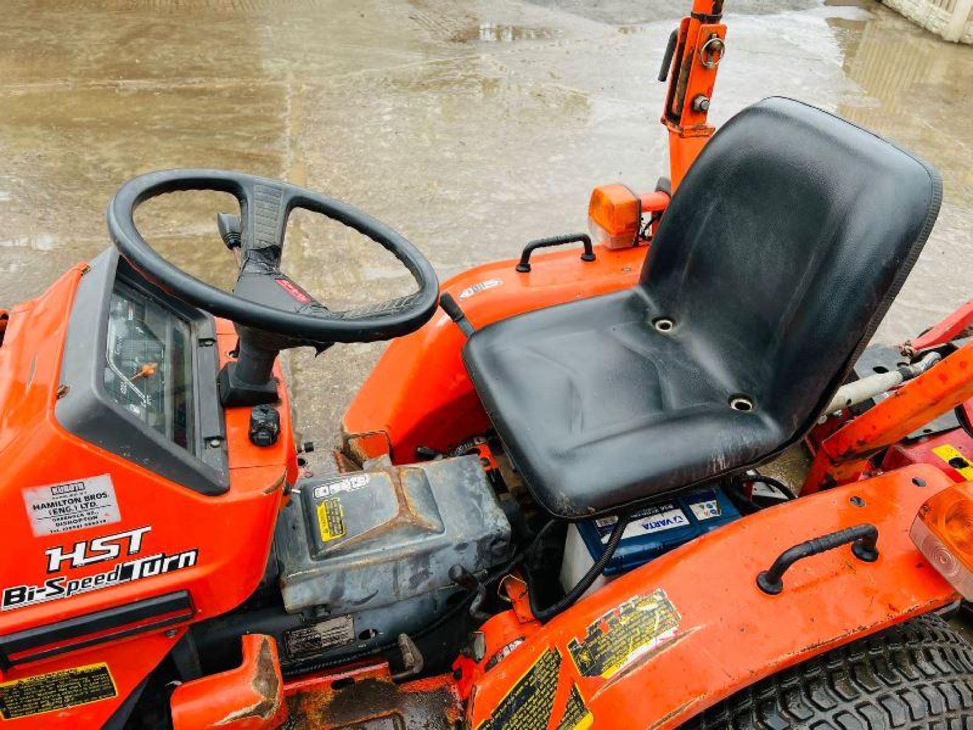 KUBOTA B1550 COMPACT TRACTOR C/W ROLE BAR AND TOPPER - Image 8 of 12