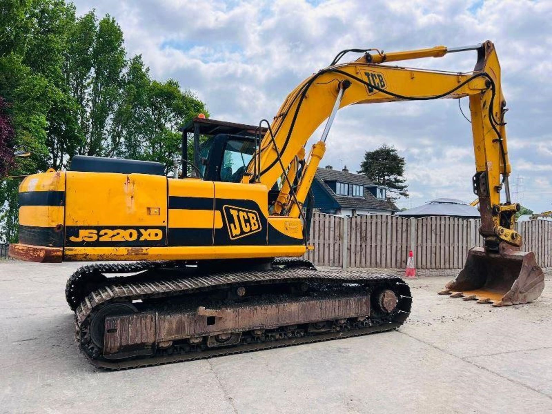 JCB JS220XD TRACKED EXCAVATOR C/W QUICK HITCH & BUCKET - Image 17 of 25