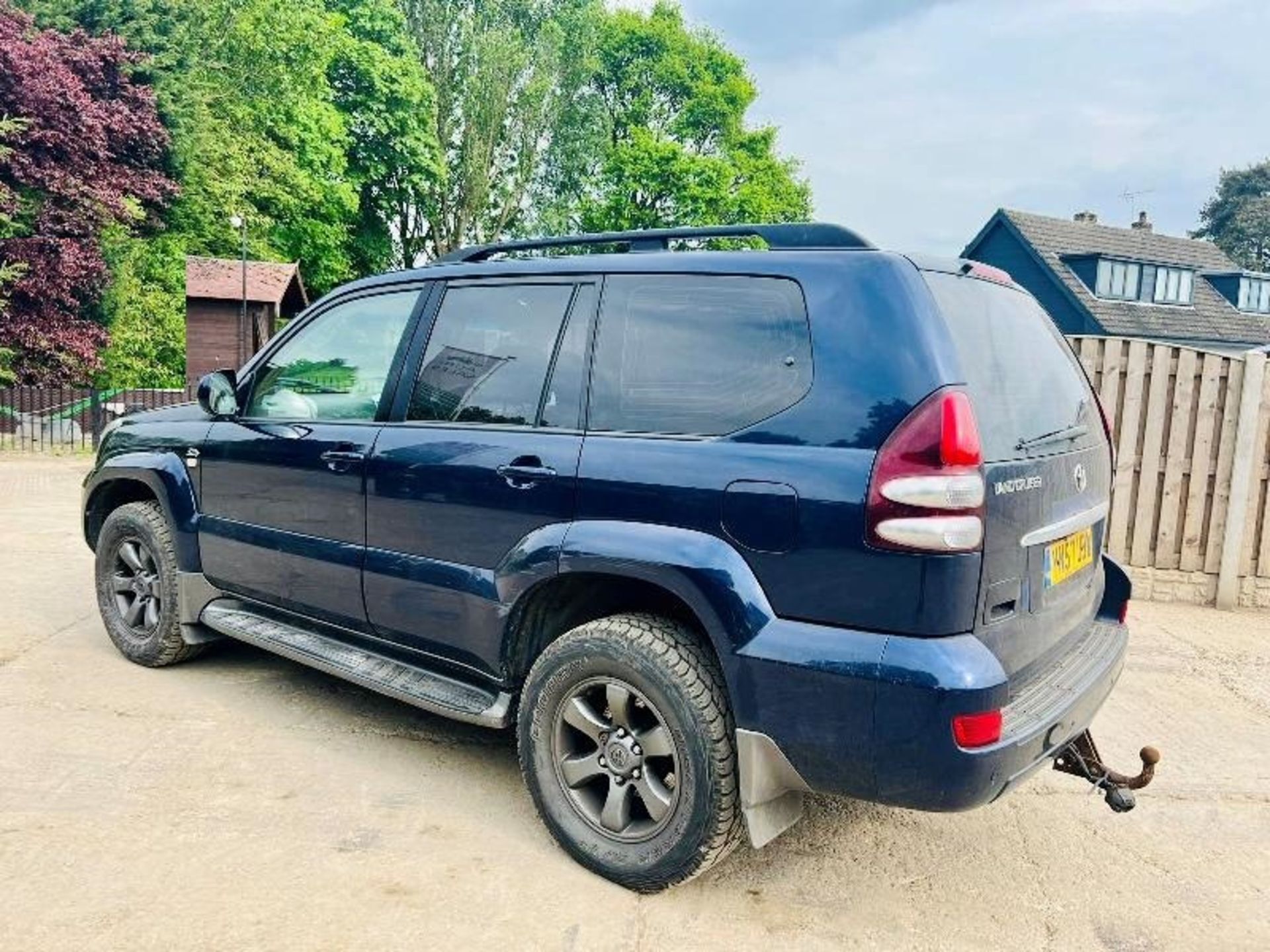 TOYOTA LAND CRUISER INVINSIBLE 4WD VEHICLE *MOT'D TILL 2ND APRIL 2024 - Image 11 of 22