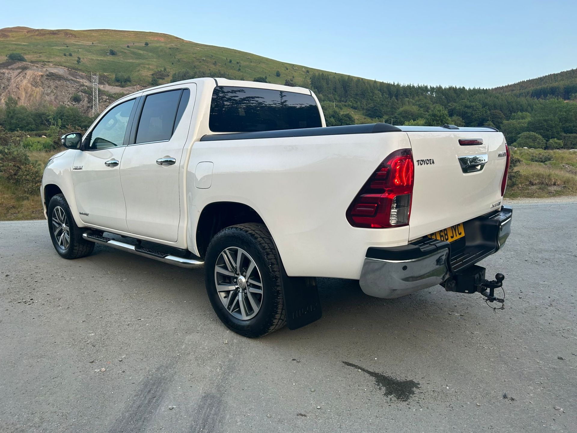 AUTOMATIC 2018 TOYOTA HILUX LIMITED EDITION FACELIFT ROLLER SHUTTER - Image 10 of 18