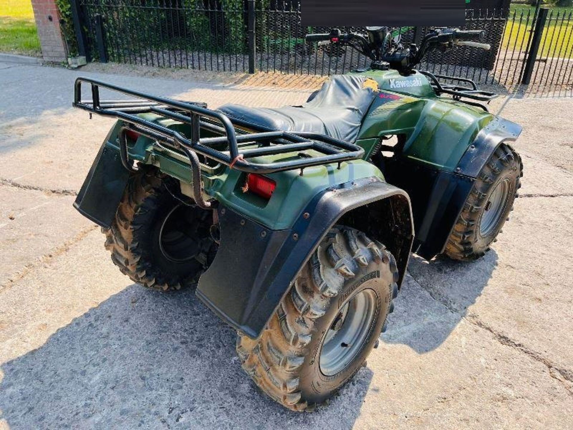 KAWASAKI KLF300 4X4 QUAD BIKE C/W FRONT & REAR CARRY RACKS - Image 4 of 16