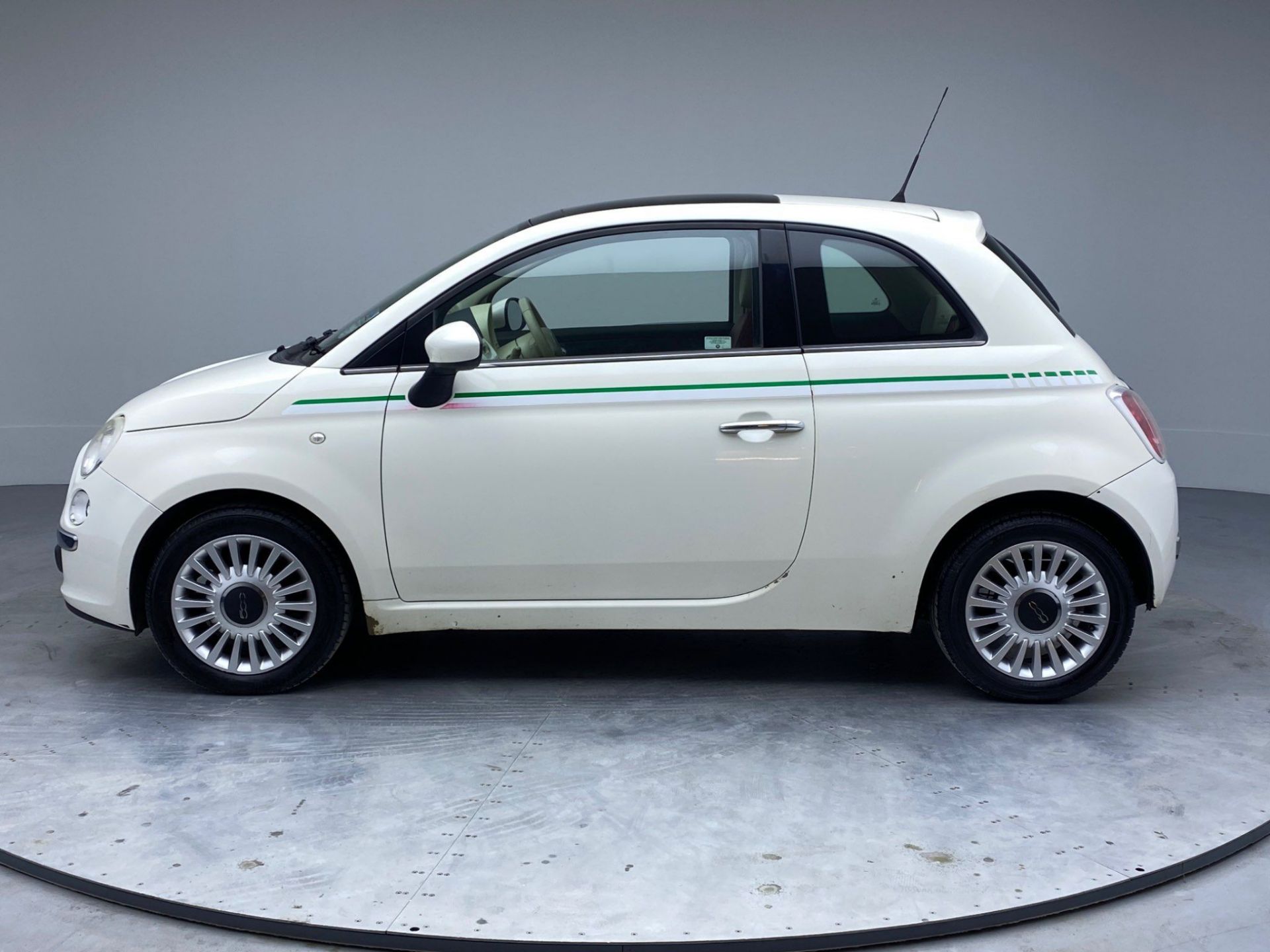 2009 FIAT 500 1.5 LOUNGE 3 DOOR HATCHBACK - 97,017 MILES - 1 KEY - Image 4 of 51