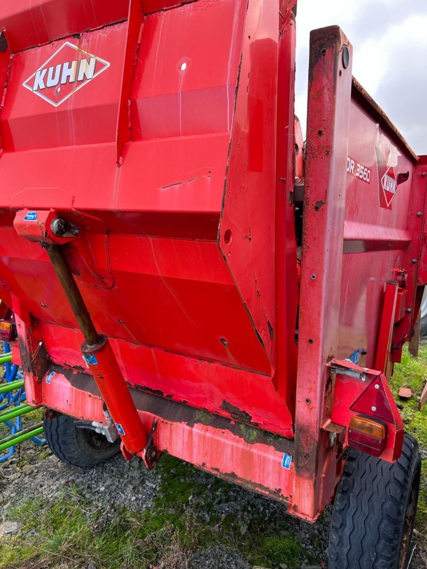 KUHN 3560 STRAW CHOPPER - Image 3 of 4