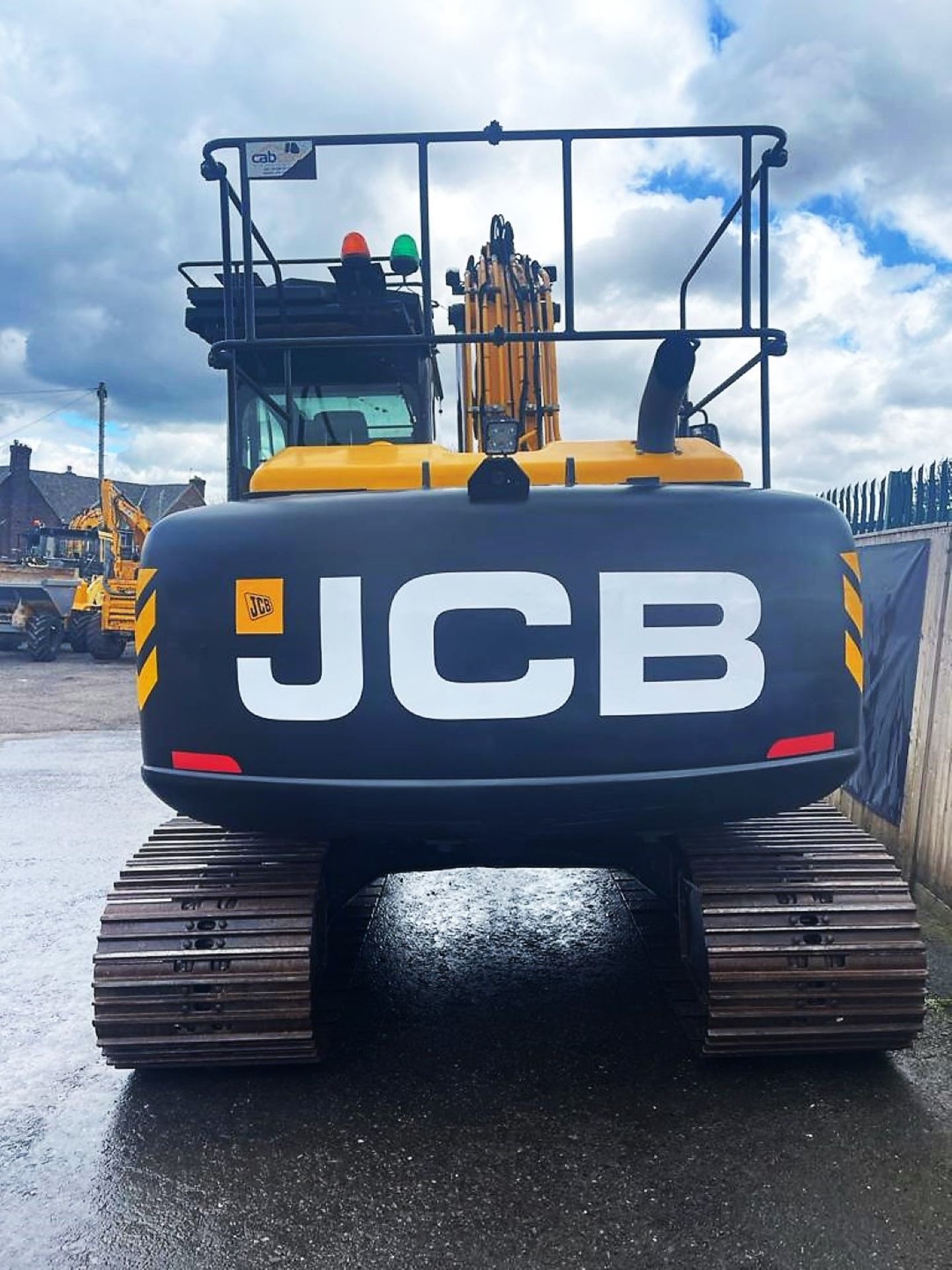 JCB JS131 LC PLUS 2017 5201 HOURS CODED START AIR CON BOXING RING - Image 15 of 17