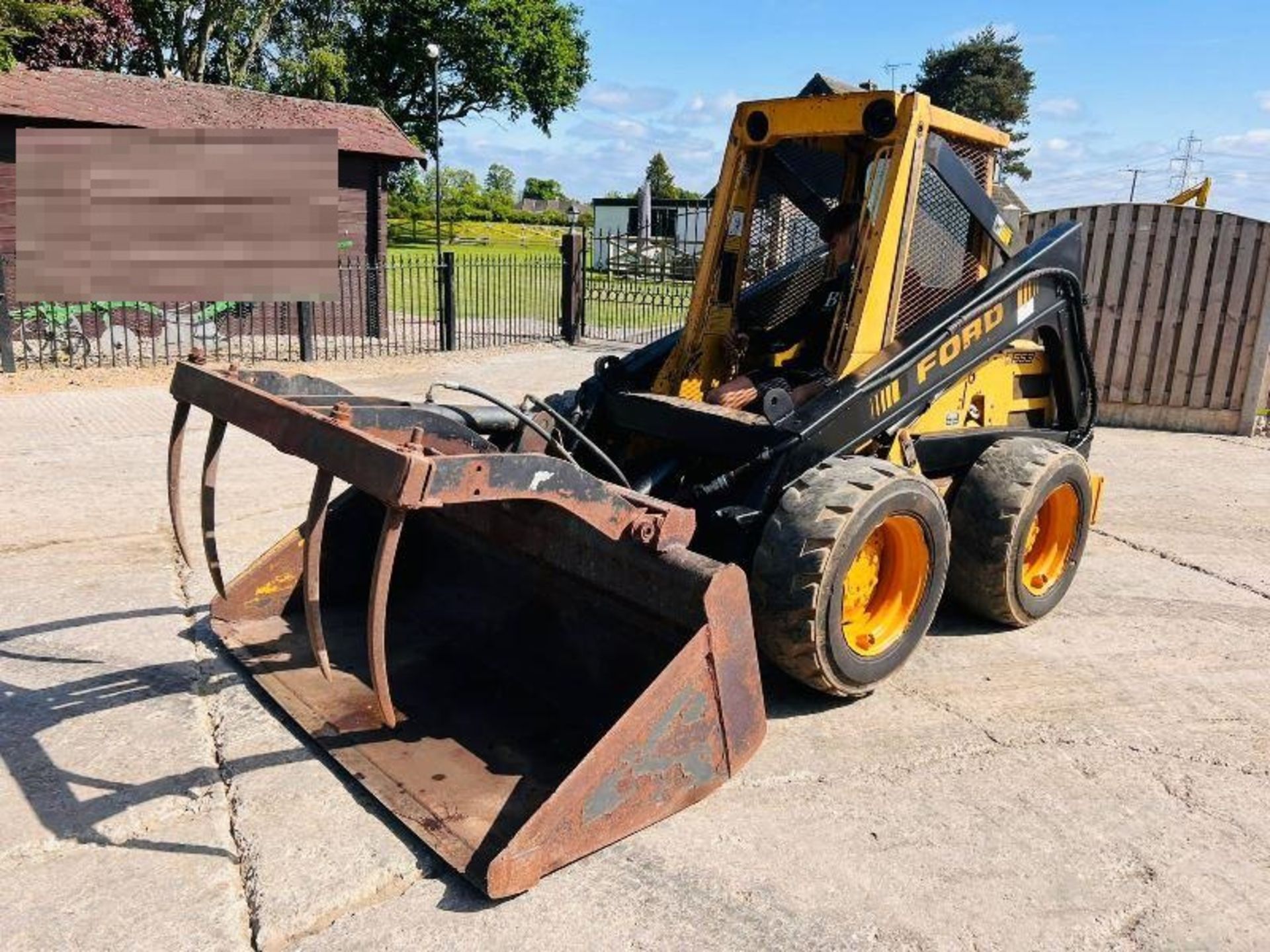 FORD L553 HIGH LIFT SKIDSTEER C/W GRAPPLE BUCKET - Image 18 of 18