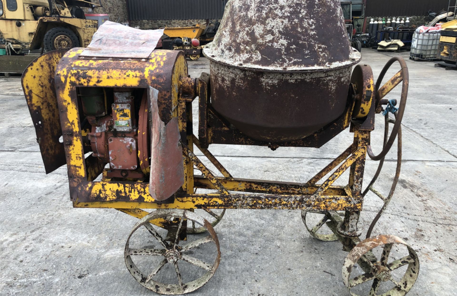 BENFORD TOWABLE CEMENT MIXER - Image 4 of 7