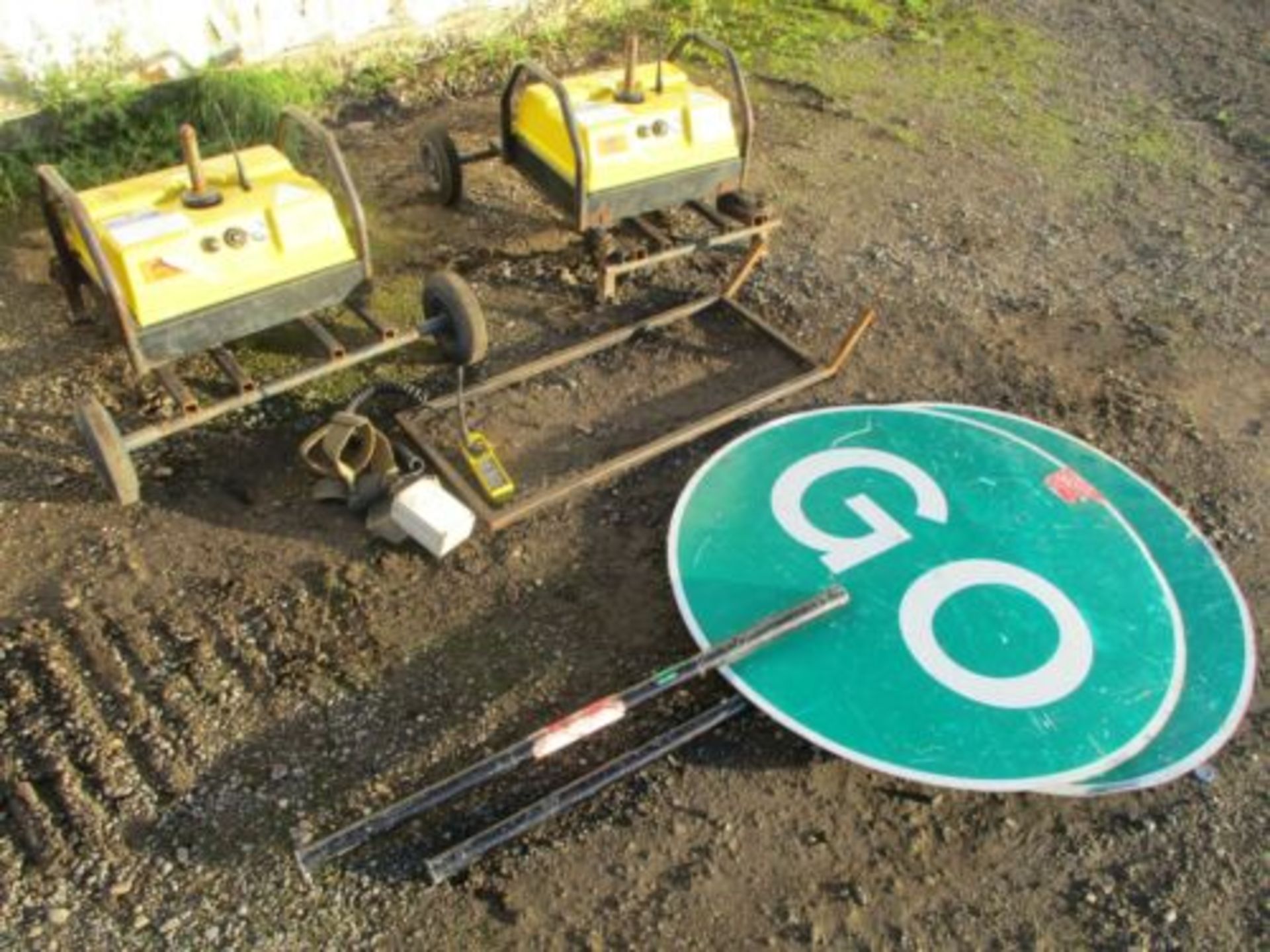 PIKE ROBOSIGN STOP GO BOARDS TRAFFIC LIGHTS SIGN LIGHT BATTERY 2 WAY - Image 4 of 4