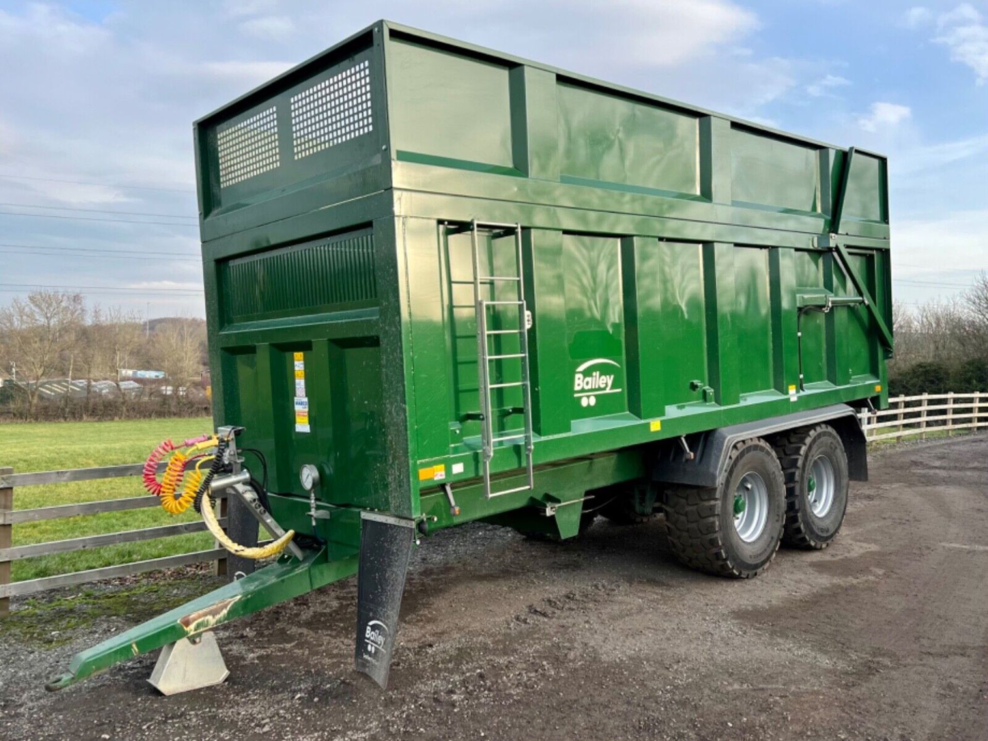 2021 BAILEY 16 TON HIGH SPEED SILAGE TRAILER AIR & HYDRAULIC BRAKING - REAR HITCH / ON BOARD WEIGHER - Image 12 of 12