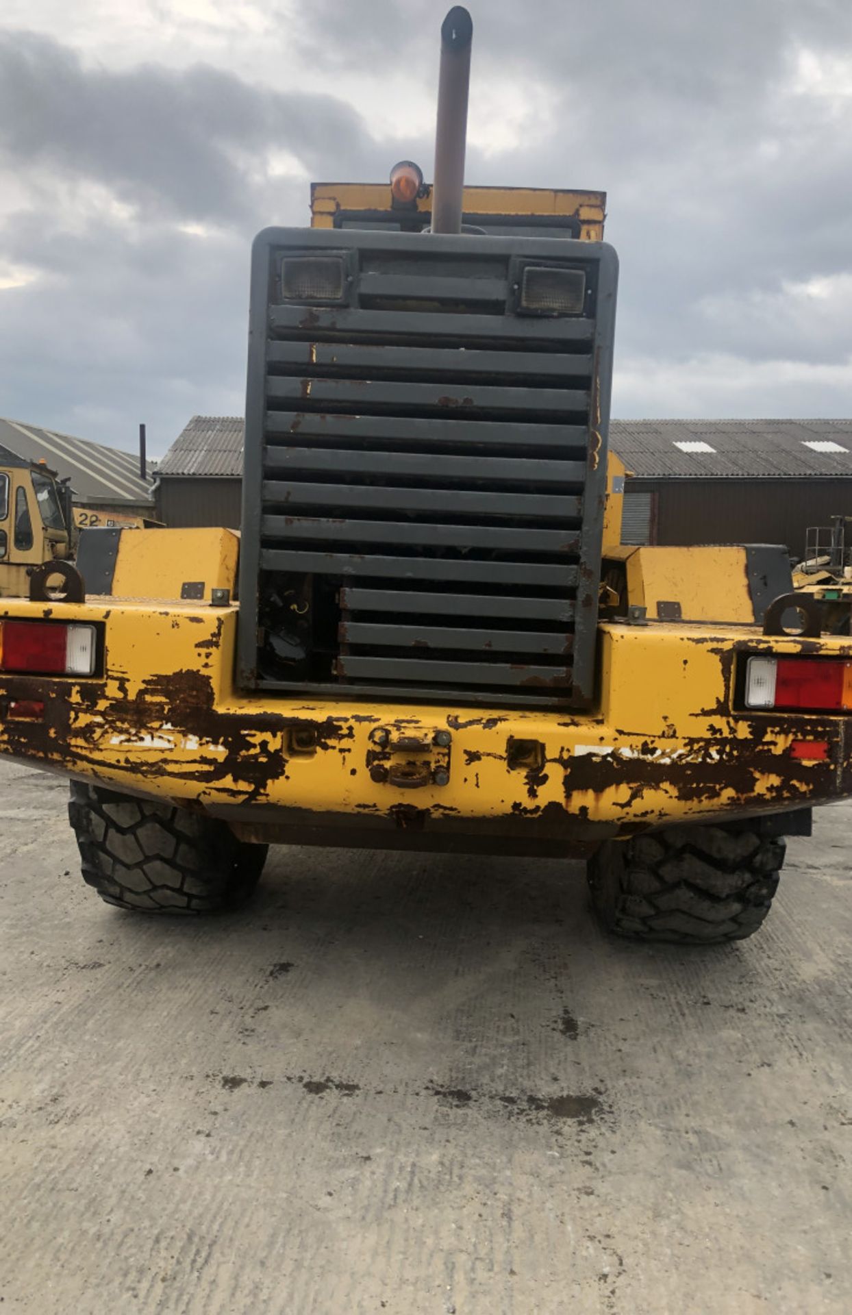 VOLVO L120B WHEELED LOADER - Image 2 of 10