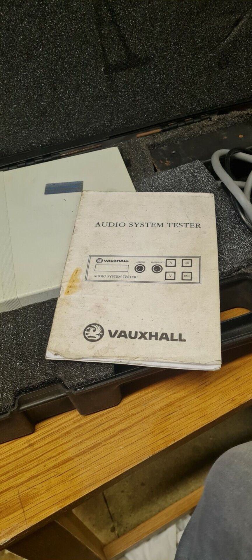 AUTOMOTIVE LOT JL49 VAUXHALL AUDIO SYSTEM TESTER WORKSHOP TOOL IN CASE REF KM46 - Image 5 of 7