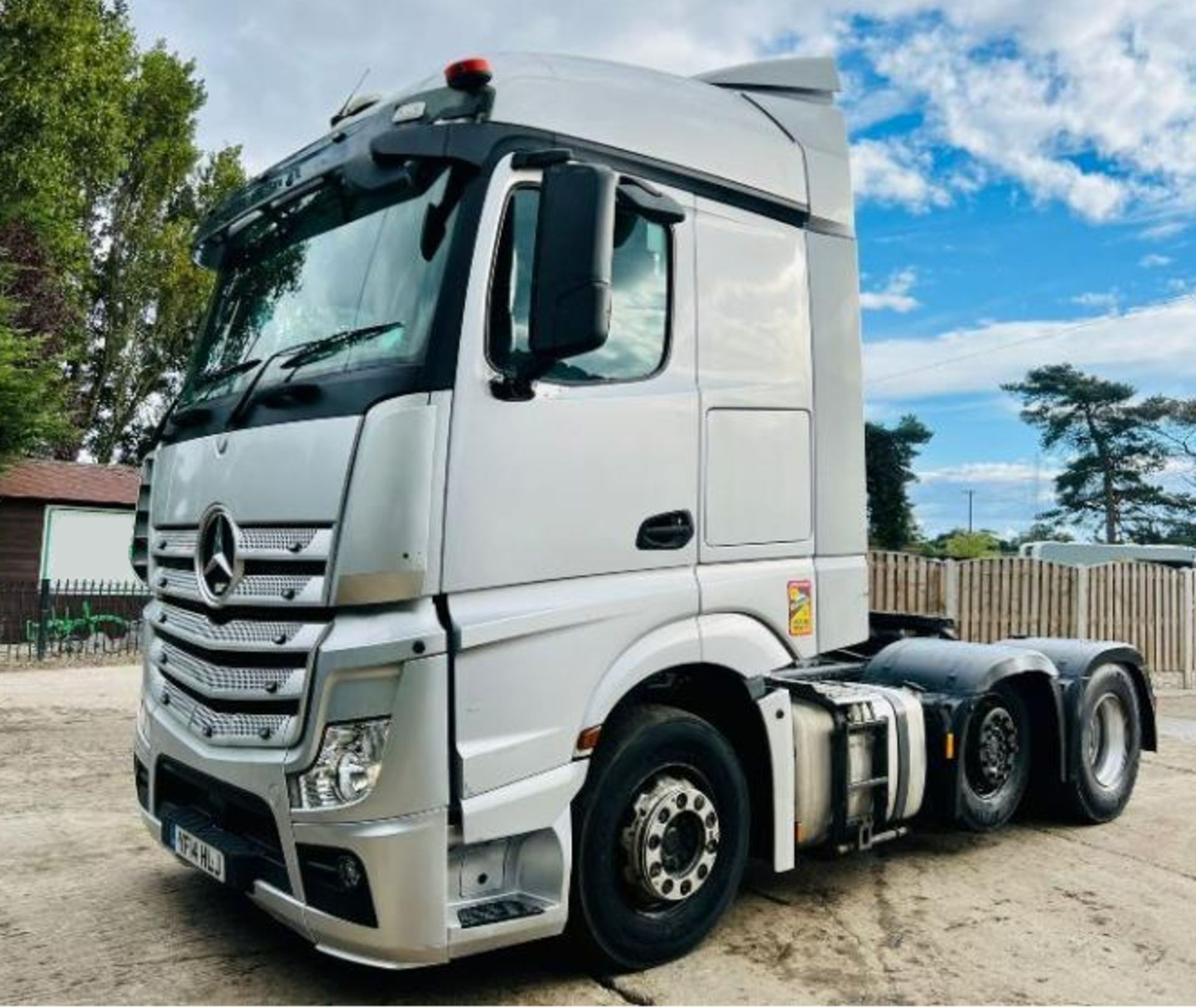MERCEDES 2545 ACTROS 6X2 TRACTOR UNIT * YEAR 2014 * - Image 9 of 13