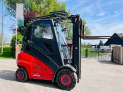 LINDE H50T HIGH CABIN FORKLIFT * YEAR 2010 * C/W PALLET TINES