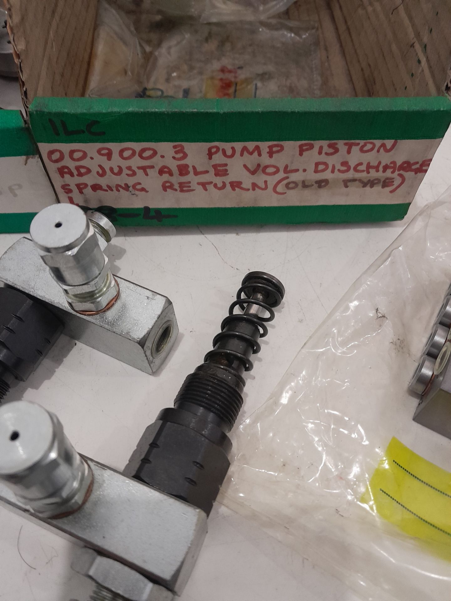 ENGINEERING LOT ILC PARTS AUTOMATED GREASE LUBRICATION JL27 - Image 10 of 14