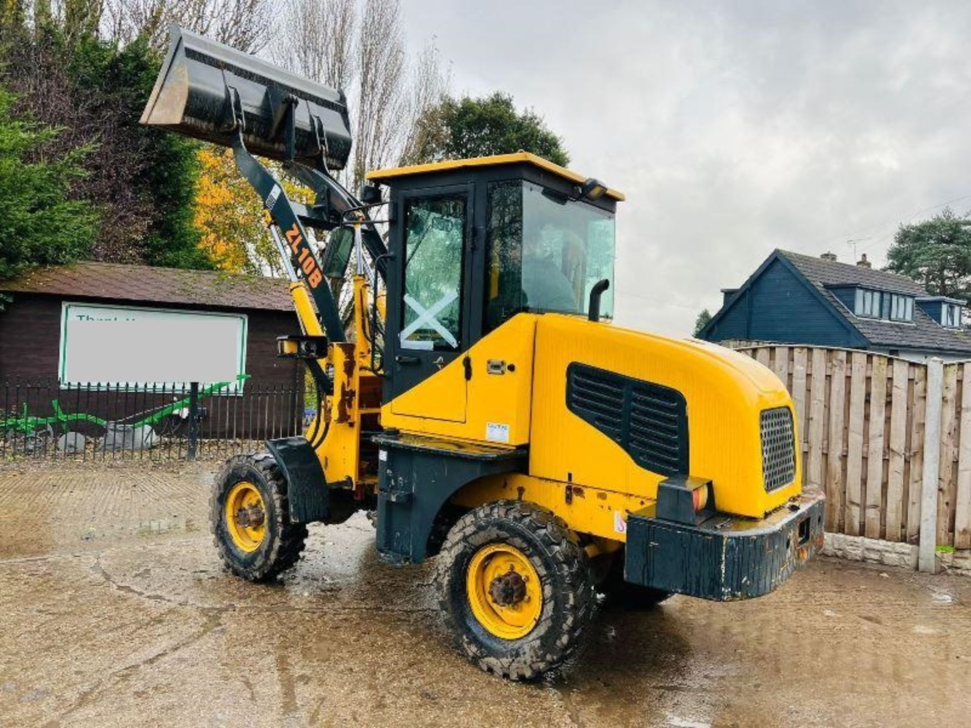 ZL10B 4WD LOADING SHOVEL C/W BUCKET - Image 2 of 10