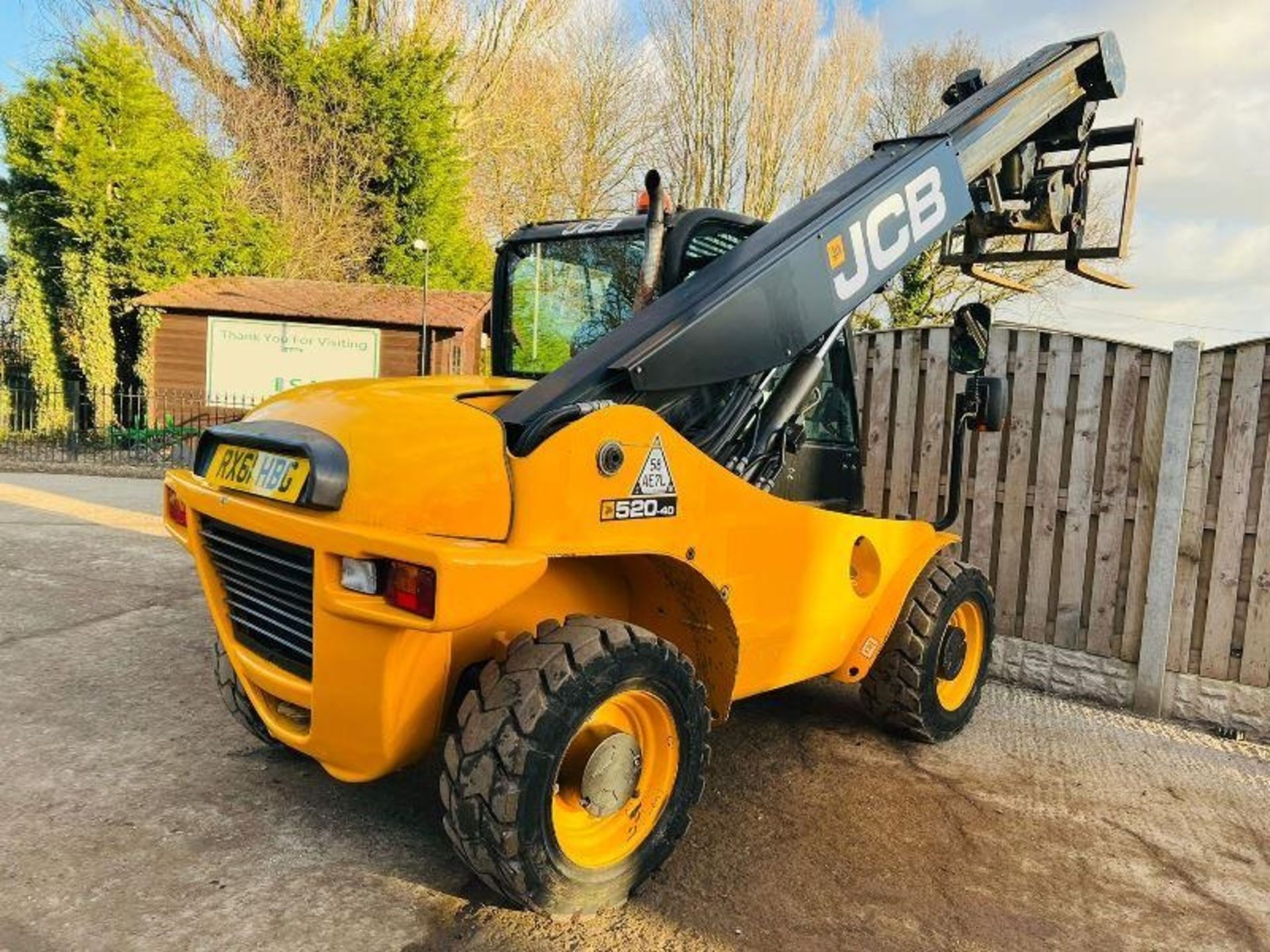 JCB 520-40 4WD TELEHANDLER * YEAR 2011 , 4592 HOURS * C/W PALLET TINES - Image 9 of 14