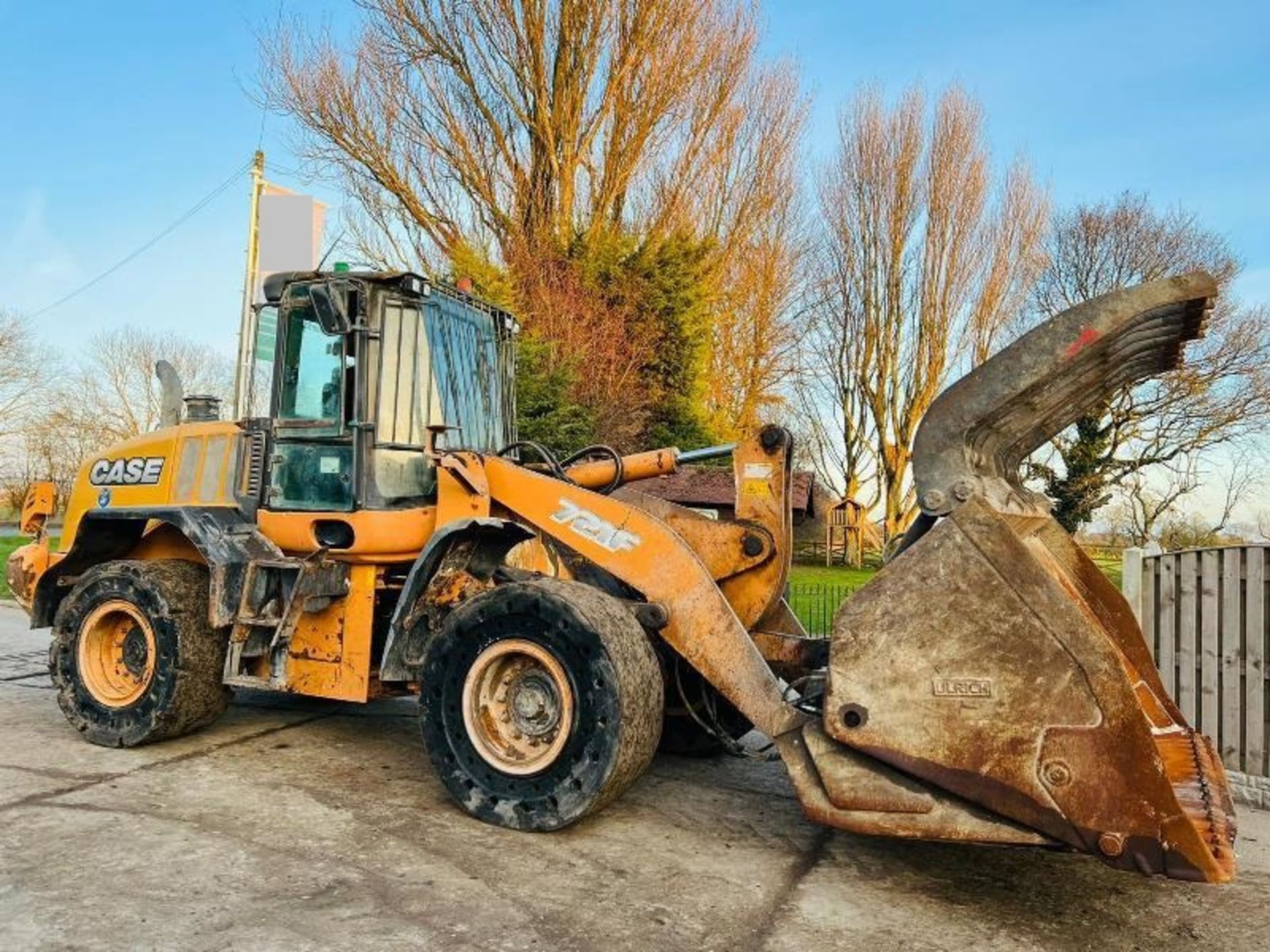 CASE 721F 4WD LOADING SHOVEL * YEAR 2015 * C/W TOE TIP GRAPPLE BUCKET - Image 8 of 18