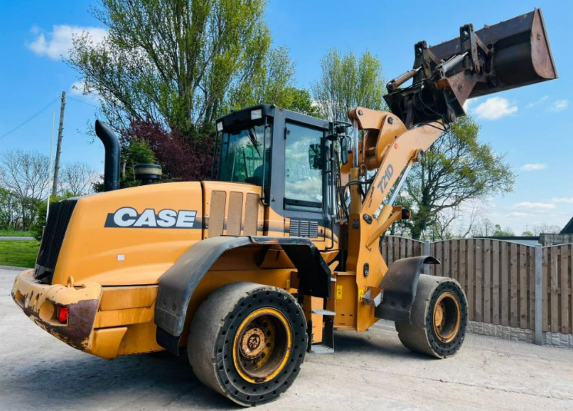 CASE 712D 4WD LOADING SHOVEL C/W BOOM EXTENDER & TIP TOE BUCKET - Image 10 of 19