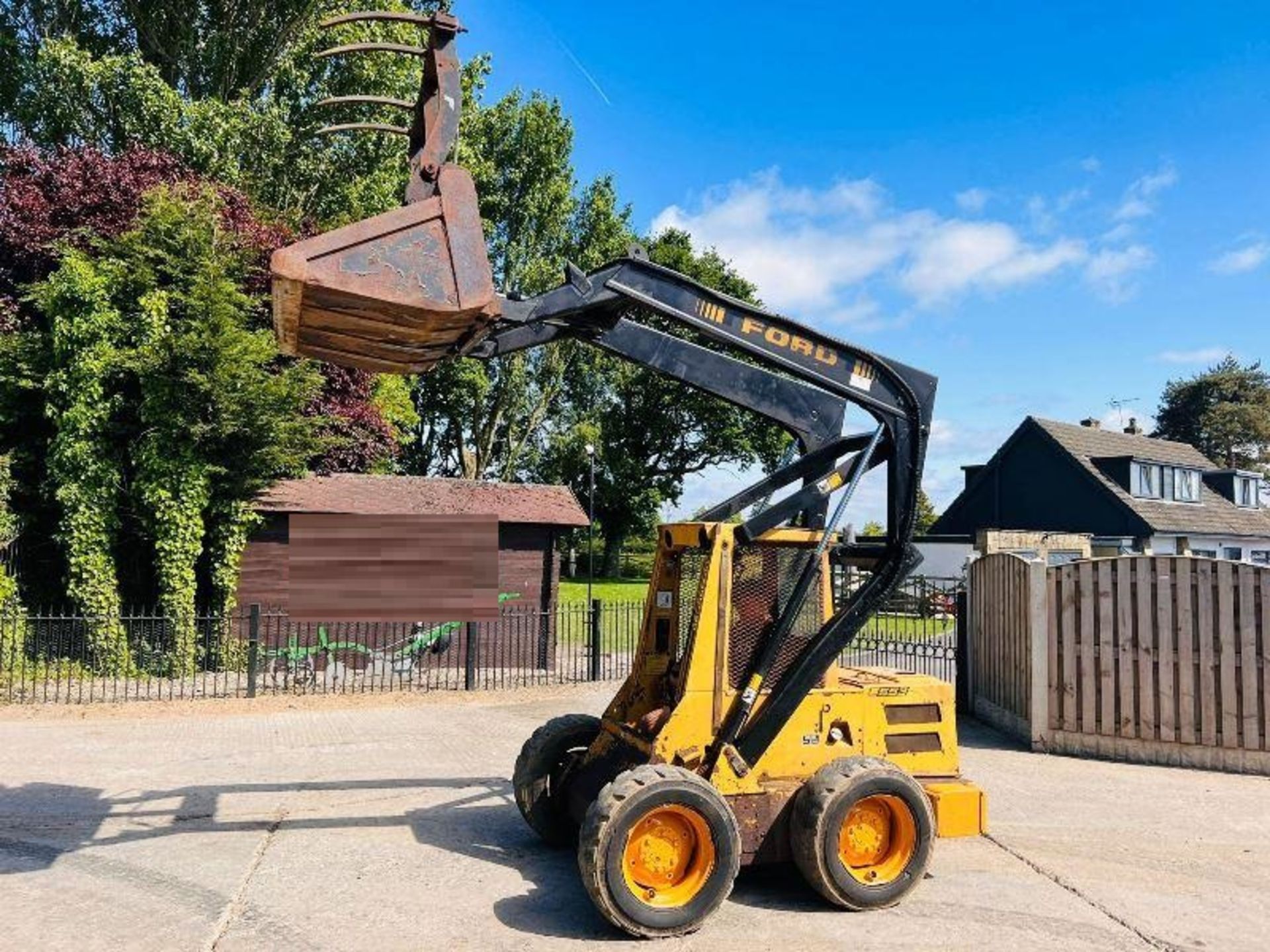 FORD L553 HIGH LIFT SKIDSTEER C/W GRAPPLE BUCKET - Image 10 of 18