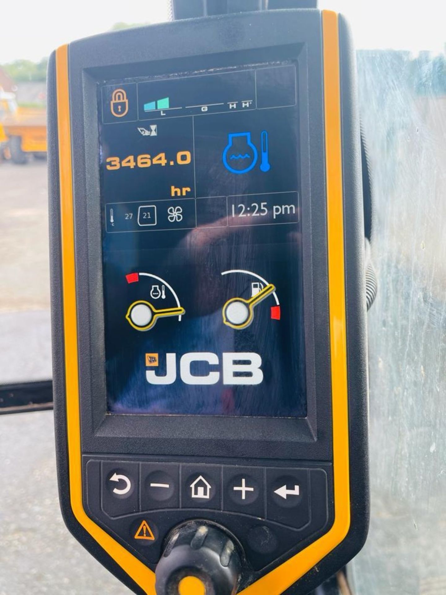 JCB JS131 LC PLUS 2018 3464 HOURS CODED START AIR CON - Image 7 of 15