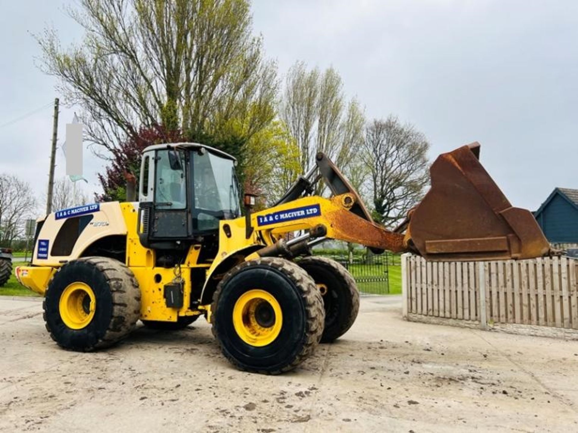 NEW HOLLAND W270B 4WD LOADING SHOVEL C/W LOAD MASTER 8000IX - Image 13 of 14