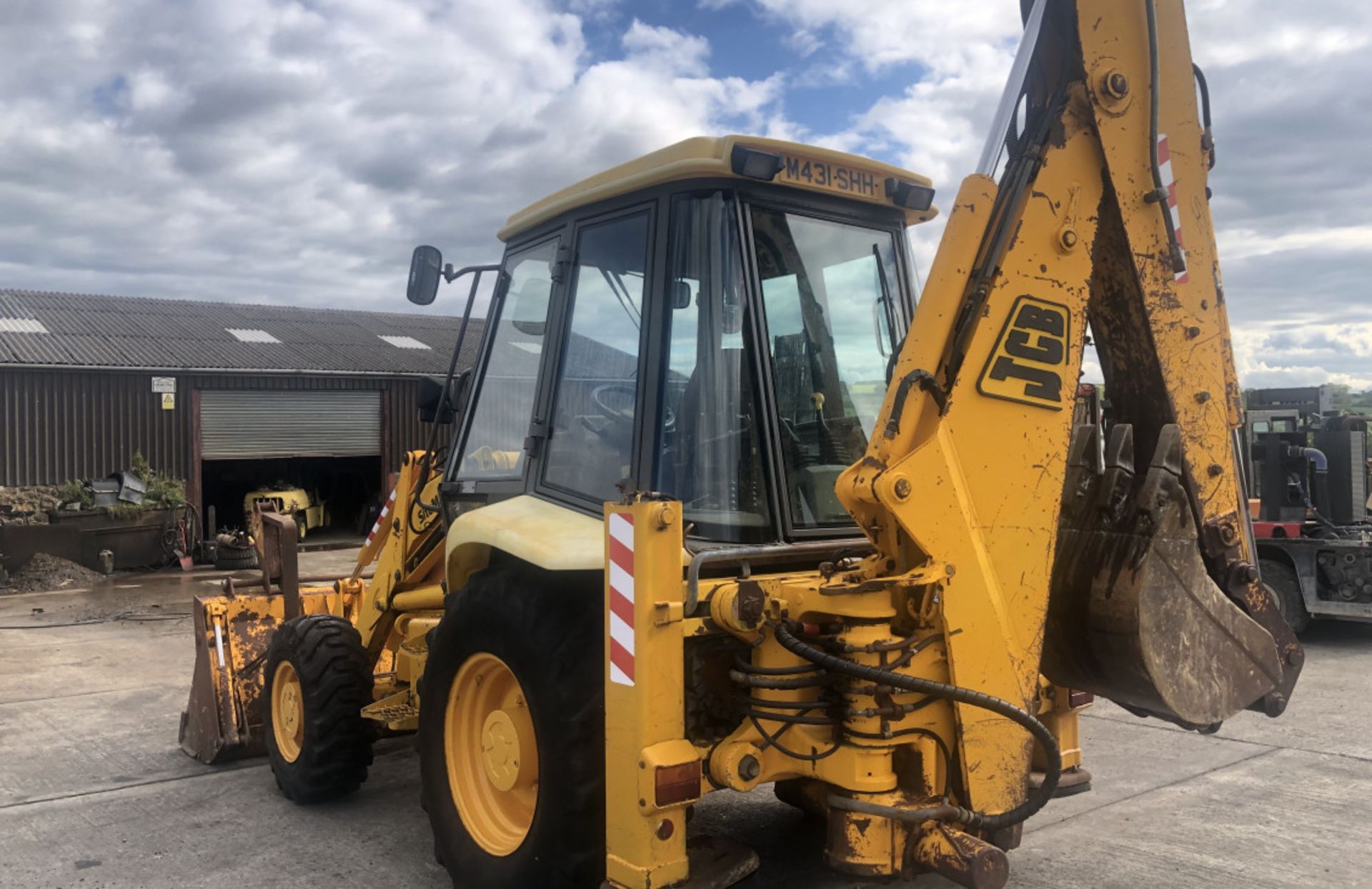 JCB 3 CX P8 SITEMASTER BACKHOE LOADER - Image 4 of 10