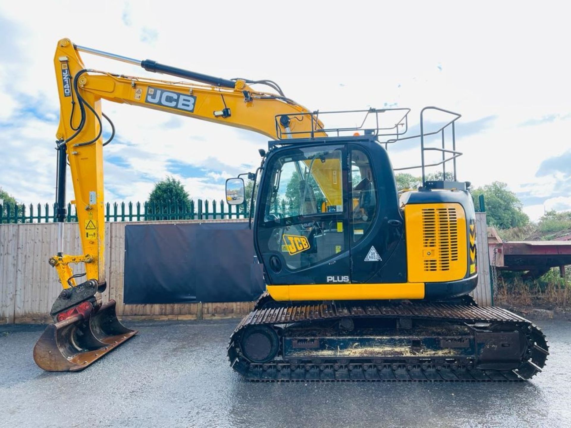 JCB JZ140 LC PLUS 2017 4807 HOURS CODED START AIR CON