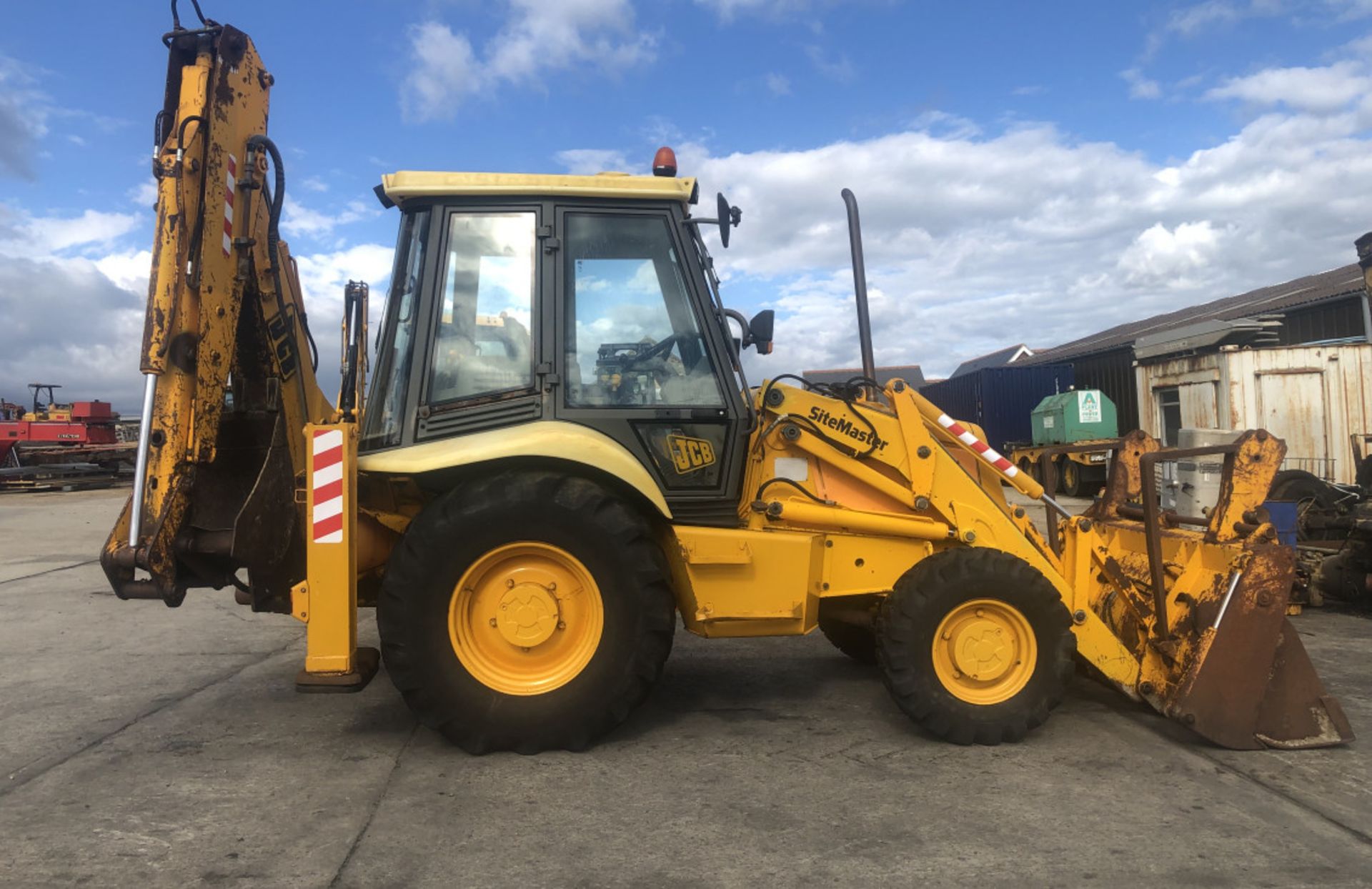 JCB 3 CX P8 SITEMASTER BACKHOE LOADER - Image 2 of 10