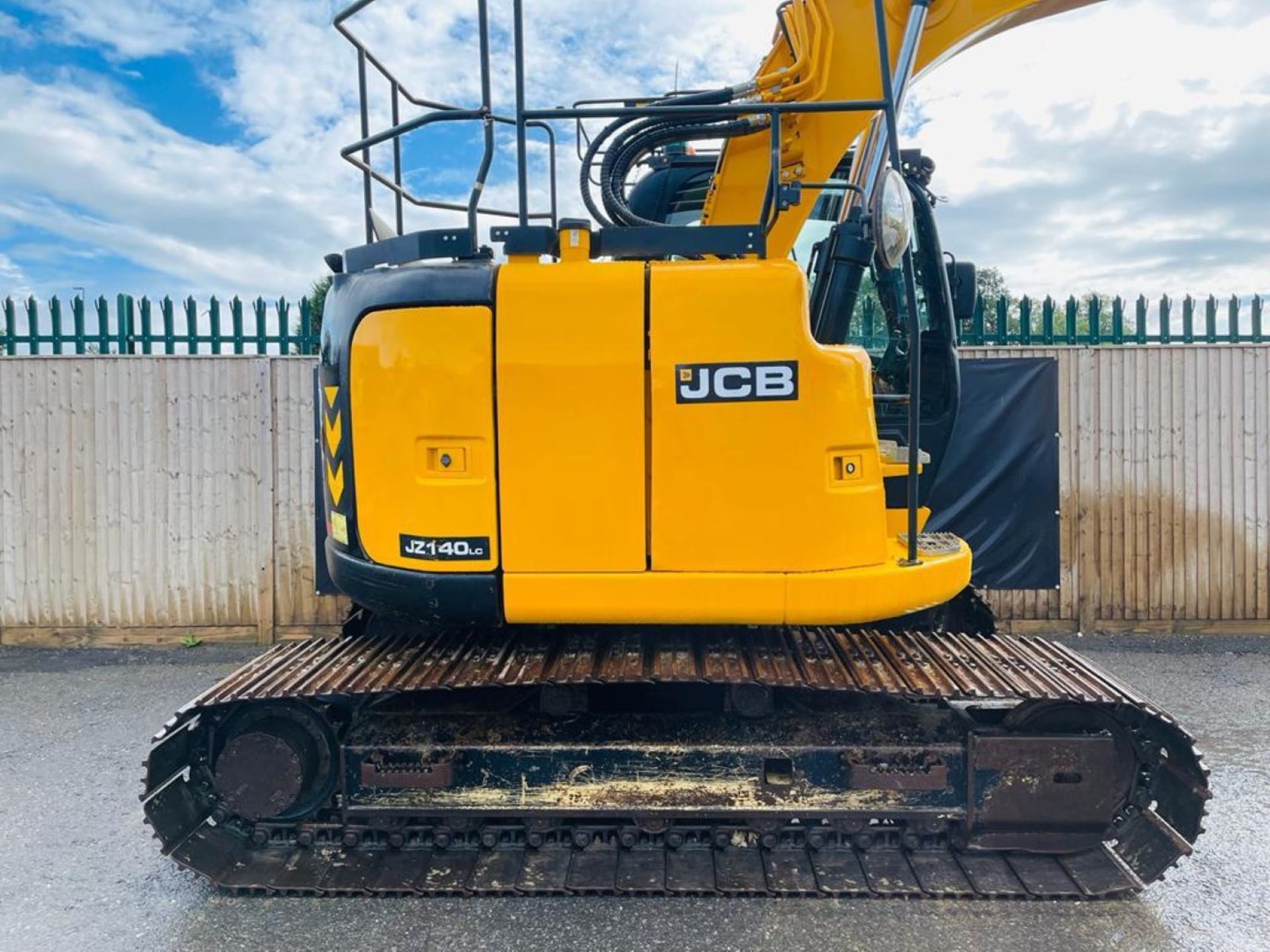 JCB JZ140 LC PLUS 2017 4807 HOURS CODED START AIR CON - Image 12 of 15