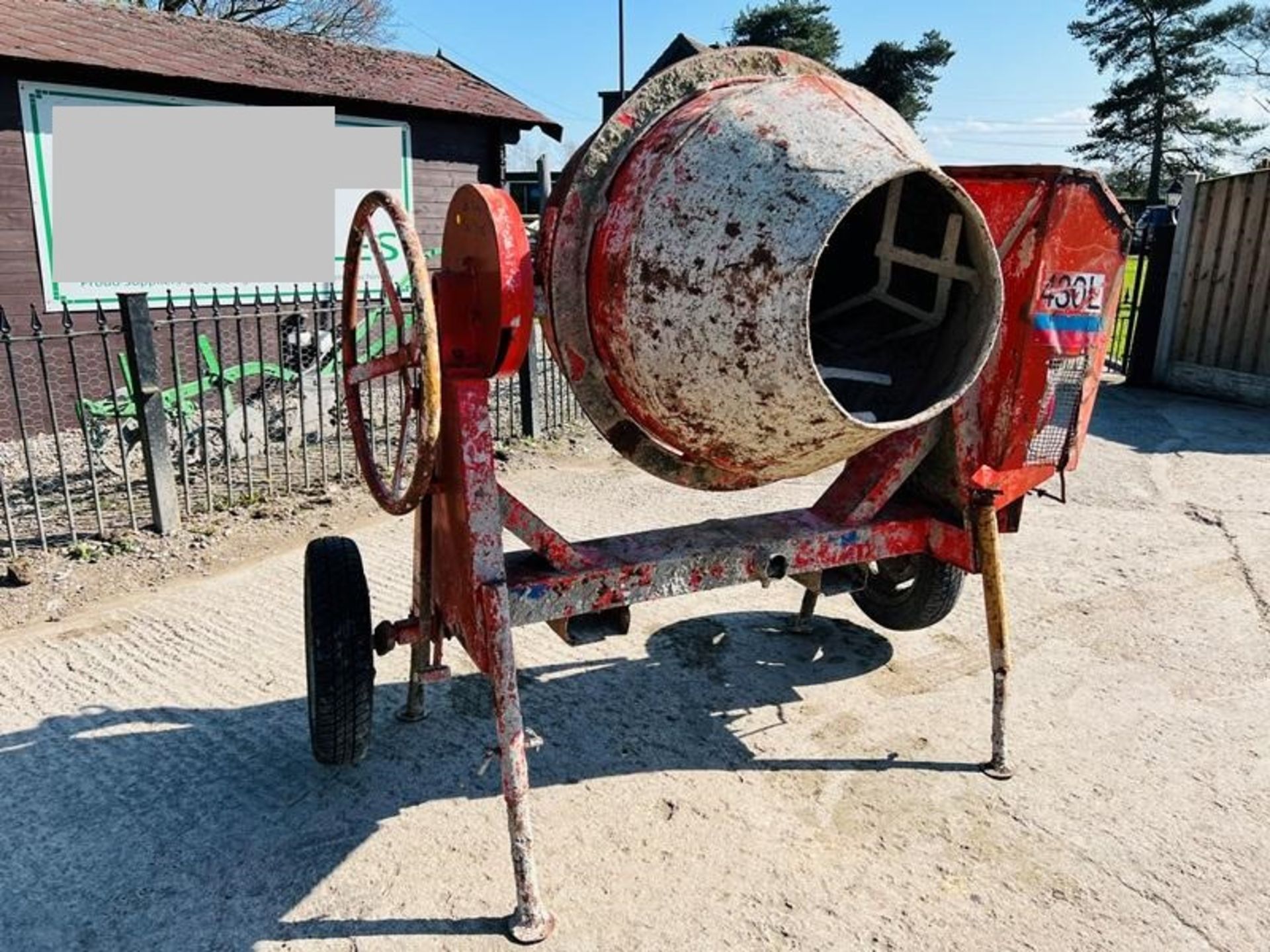 SUPER MIX 470L SINGLE AXLE CEMENT MIXER C/W YANMAR ENGINE - Image 4 of 8