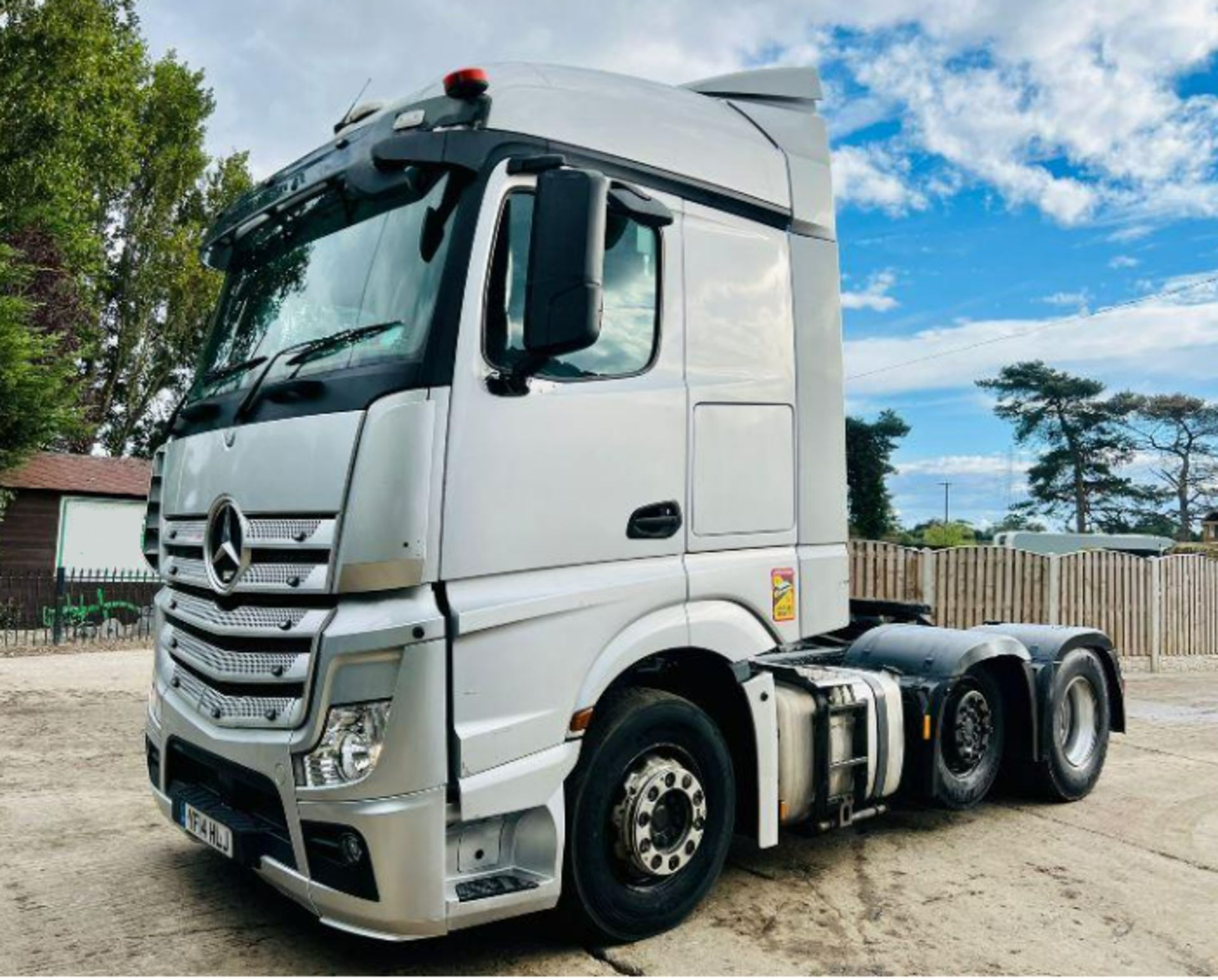 MERCEDES 2545 ACTROS 6X2 TRACTOR UNIT * YEAR 2014 * - Image 2 of 13
