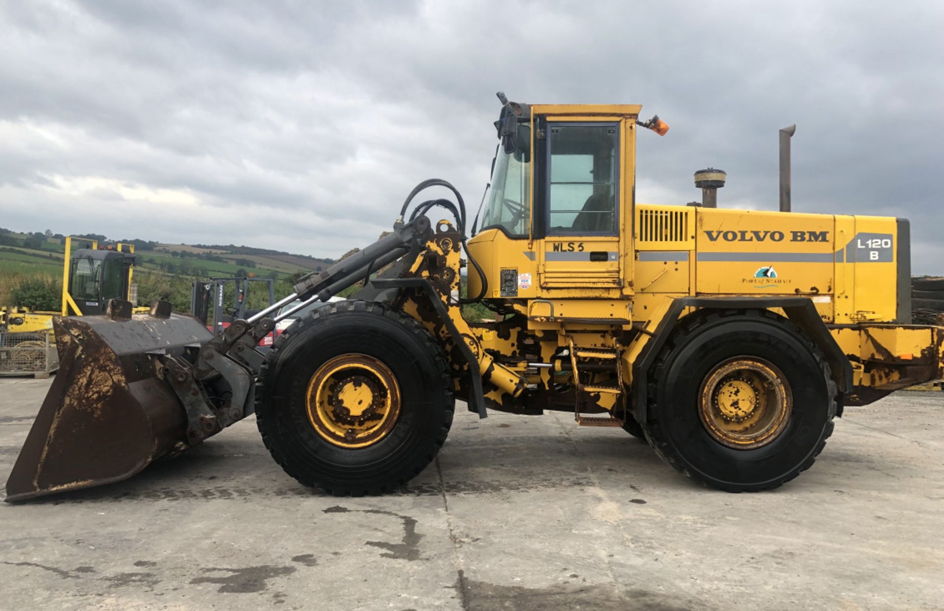 VOLVO L120B WHEELED LOADER - Image 4 of 10