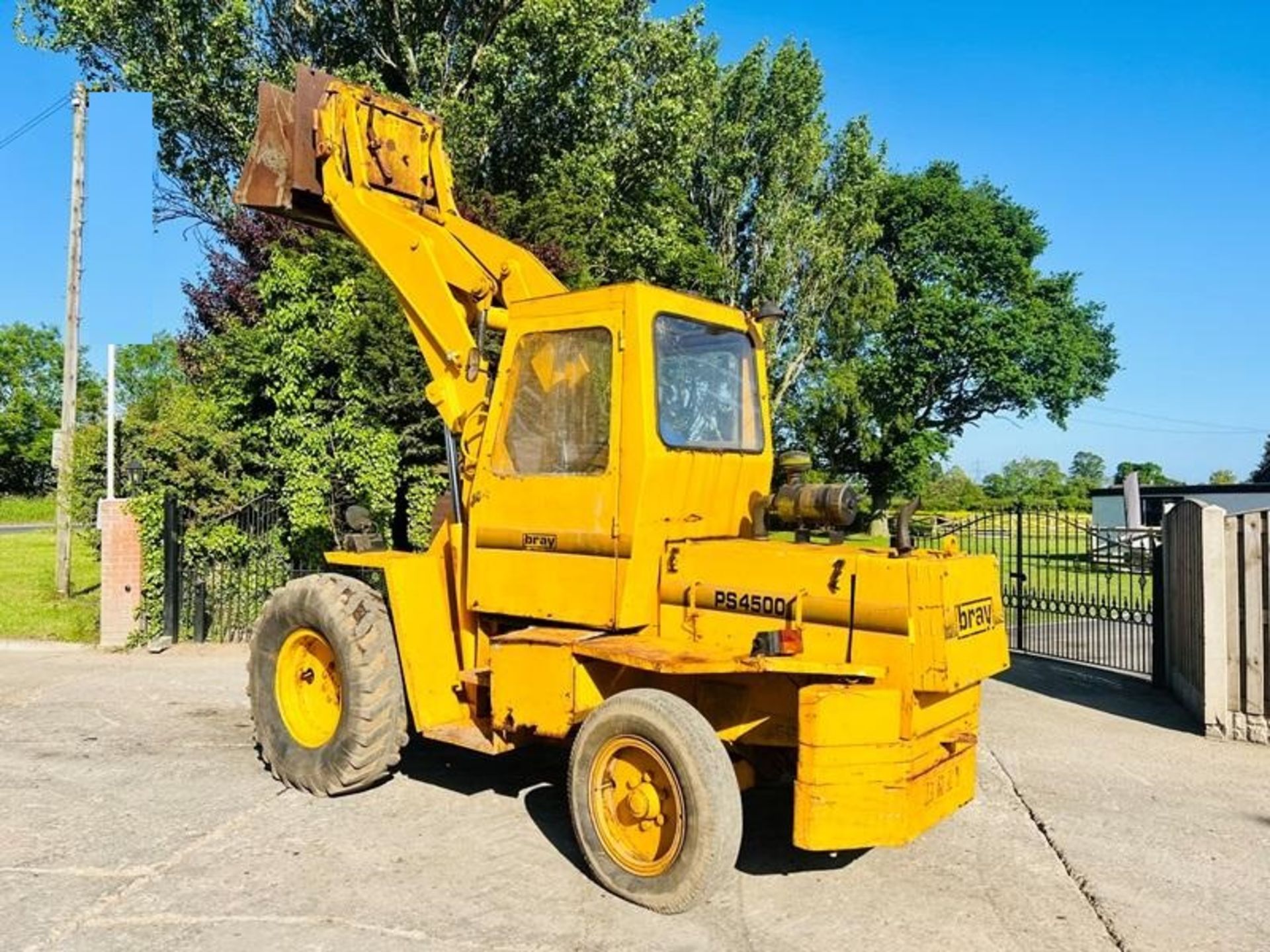 BRAY A4500 LOADING SHOVEL C/W BUCKET - Image 8 of 12