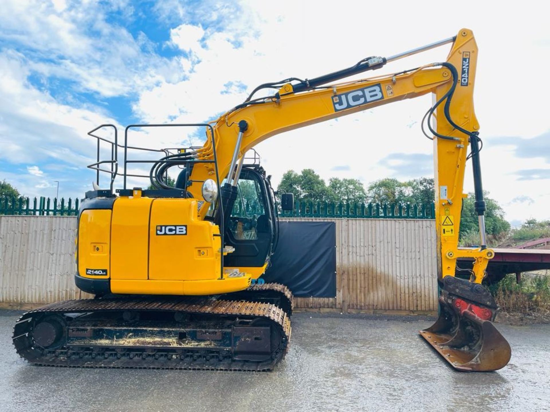 JCB JZ140 LC PLUS 2017 4807 HOURS CODED START AIR CON - Image 2 of 15