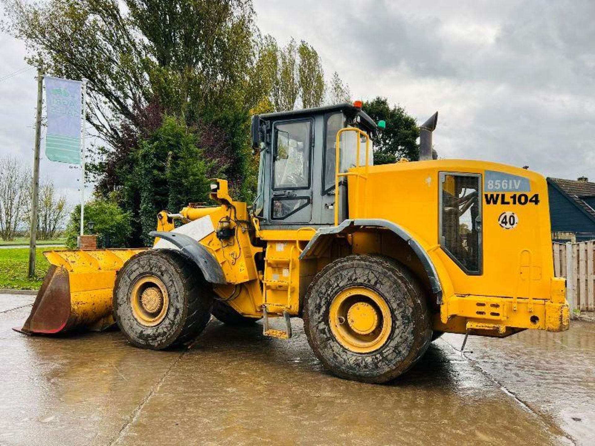 LIUGONG CLG856IV 4WD LOADING SHOVEL * YEAR 2015 * C/W AUTO LUBE & AC CABIN - Image 8 of 13