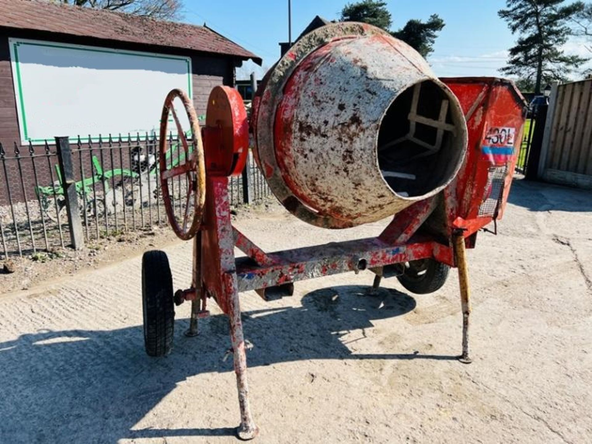 SUPER MIX 470L SINGLE AXLE CEMENT MIXER C/W YANMAR ENGINE - Image 5 of 8