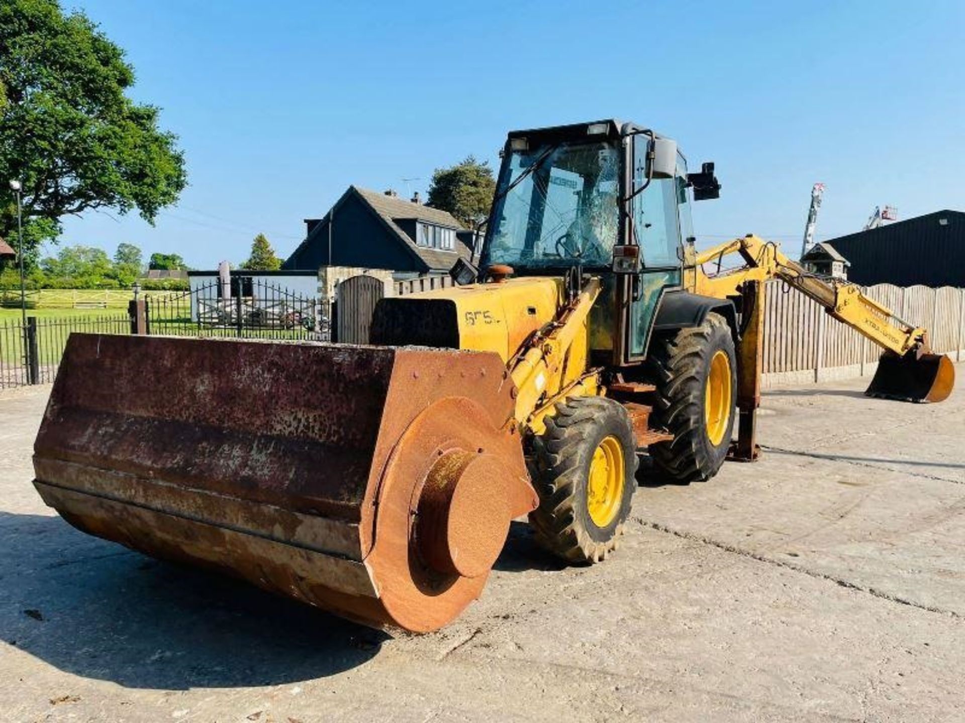 FORD NEW HOLLAND 655C 4WD BACKHOE C/W EXTENDING DIG & CEMENT MIXER BUCKET - Image 10 of 15