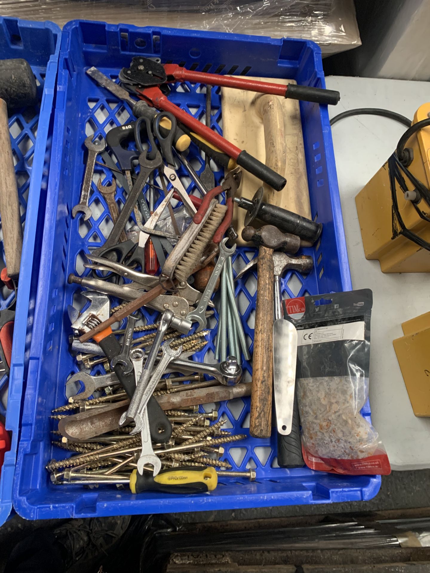 CONTENTS OF TRAY HAND TOOLS INC SPANNERS ETC