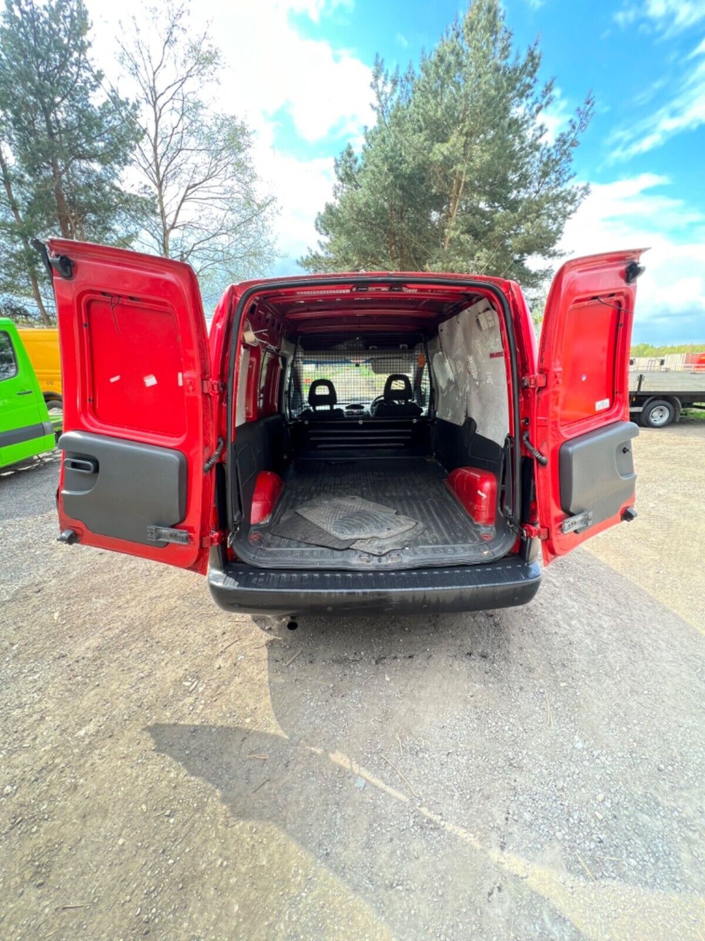 2010/59 VAUXHALL COMBO PANEL VAN - EX ROYAL MAIL - Image 8 of 13