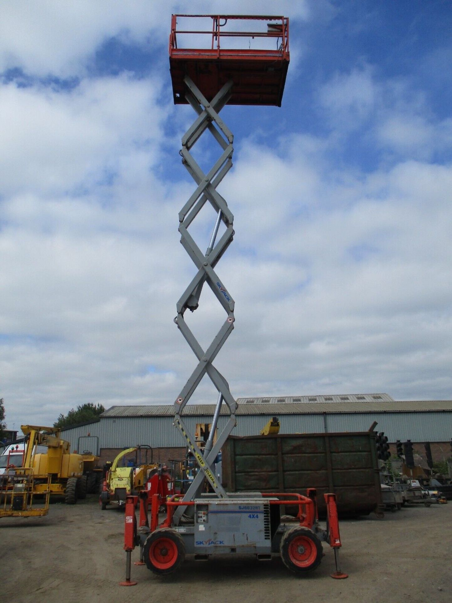 2007 SKYJACK 6832 SCISSOR LIFT ACCESS PLATFORM CHERRY PICKER MEWP GENIE