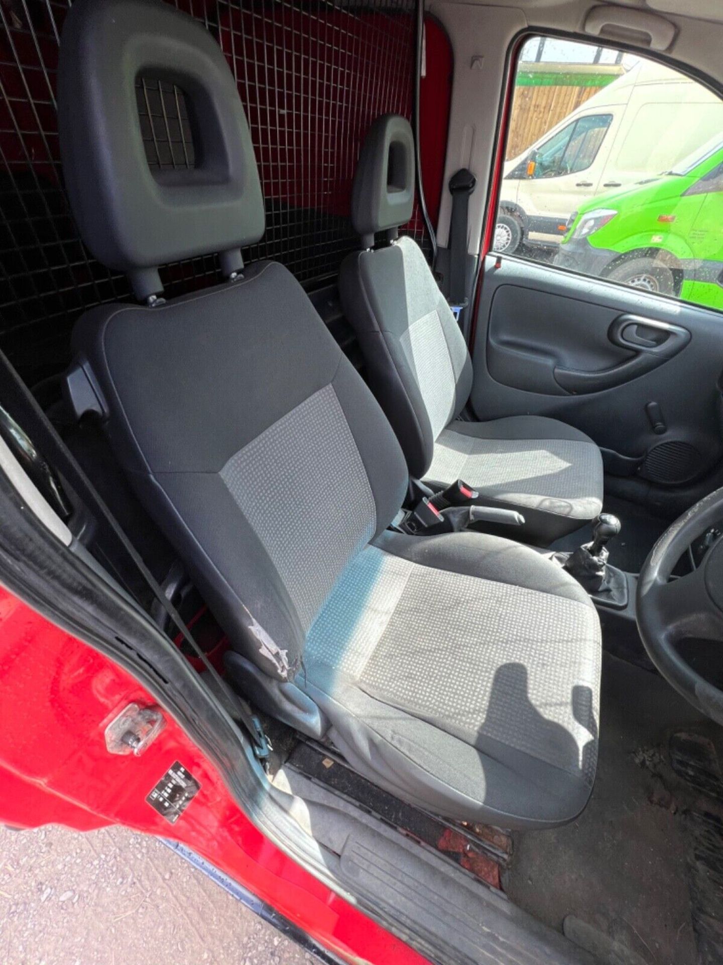 2010/59 VAUXHALL COMBO PANEL VAN - EX ROYAL MAIL - Image 9 of 13